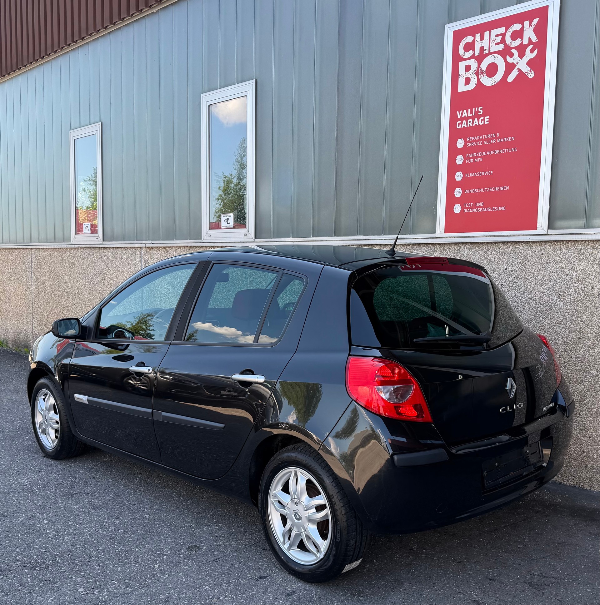 RENAULT Clio 1.2 16V Turbo Rip Curl-image-2
