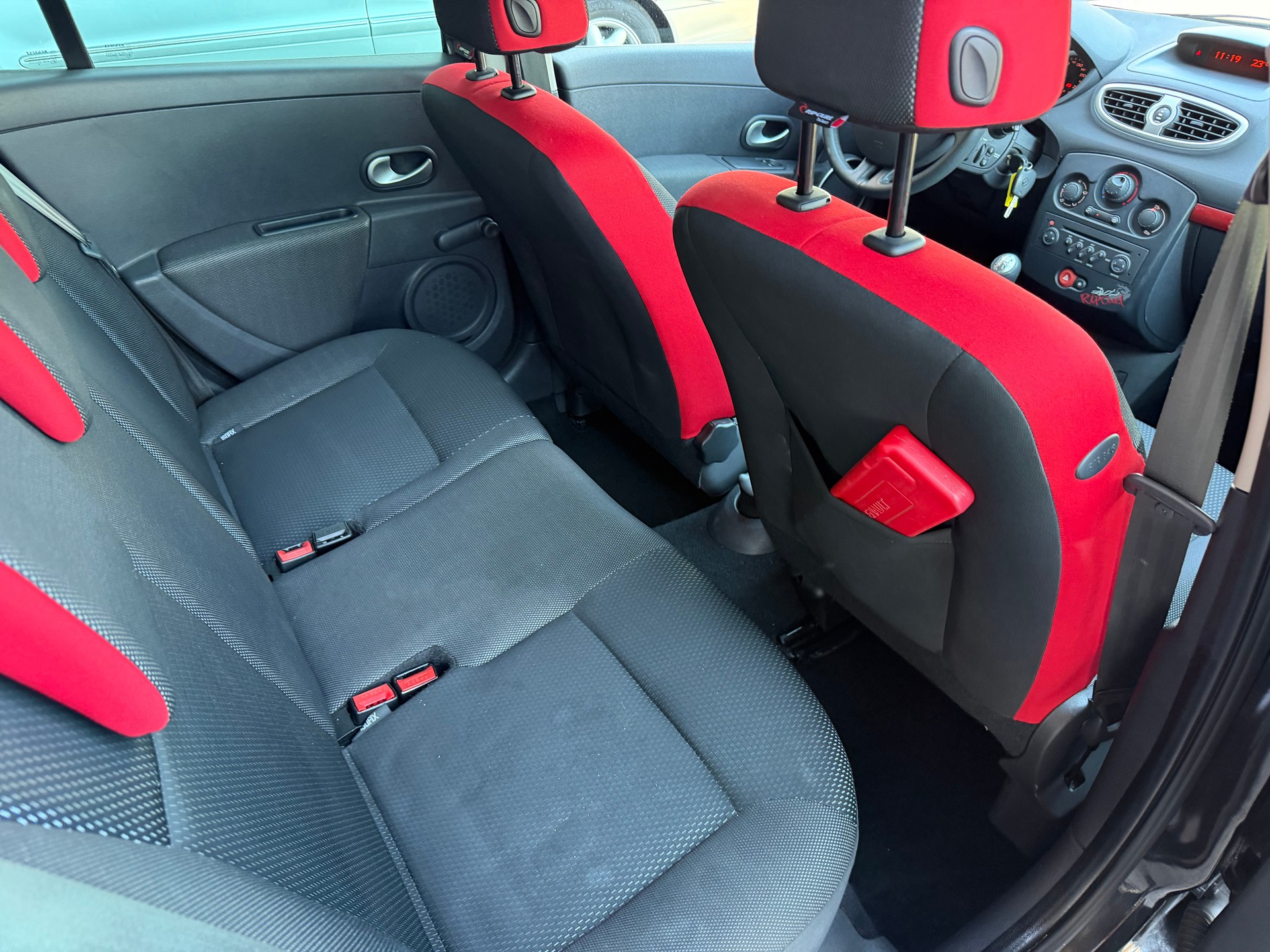 RENAULT Clio 1.2 16V Turbo Rip Curl-image-11