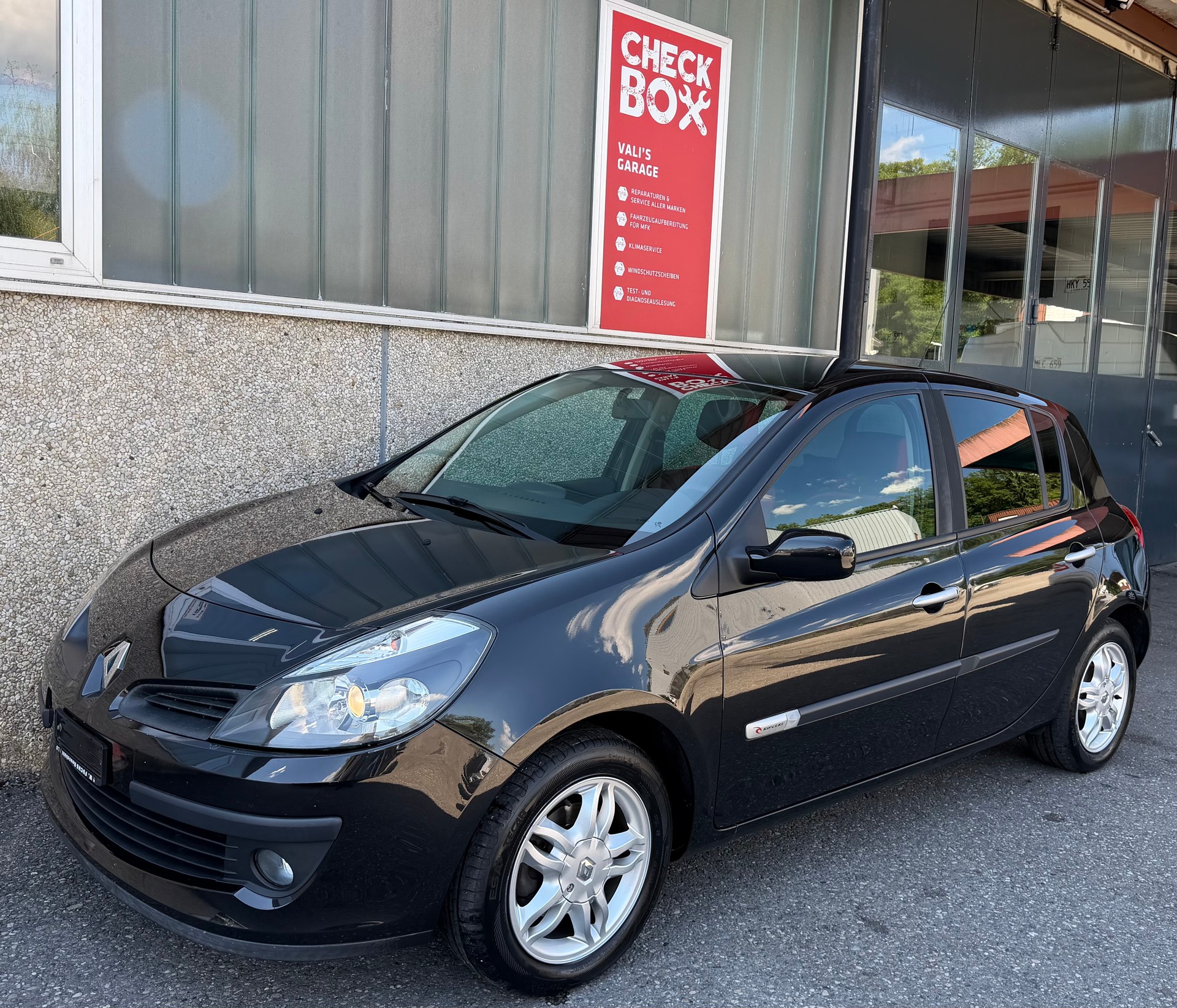RENAULT Clio 1.2 16V Turbo Rip Curl-image-0
