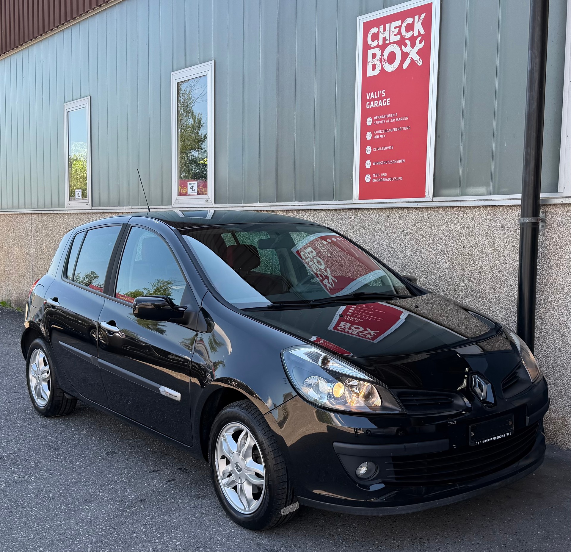 RENAULT Clio 1.2 16V Turbo Rip Curl-image-3