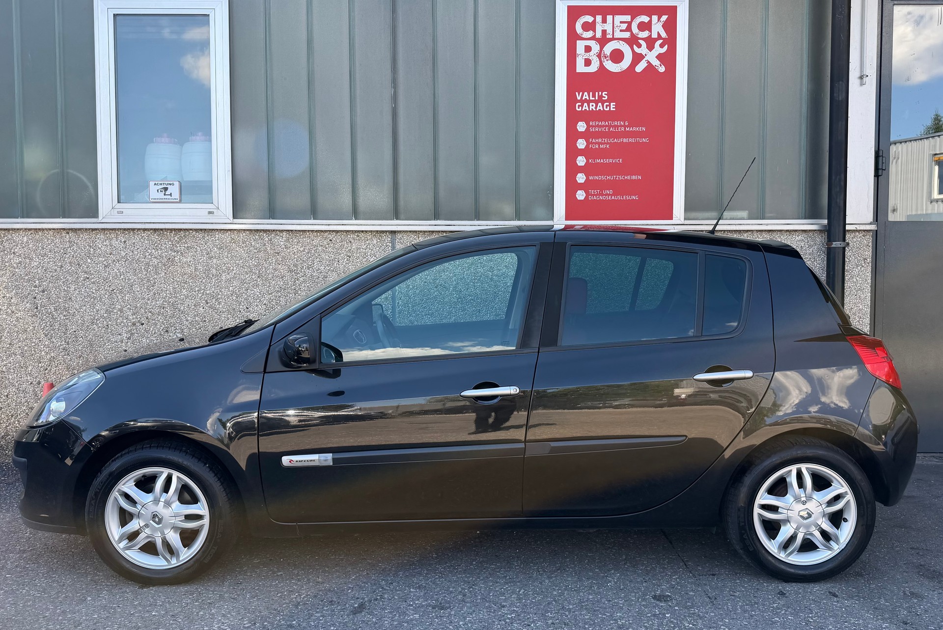 RENAULT Clio 1.2 16V Turbo Rip Curl-image-1