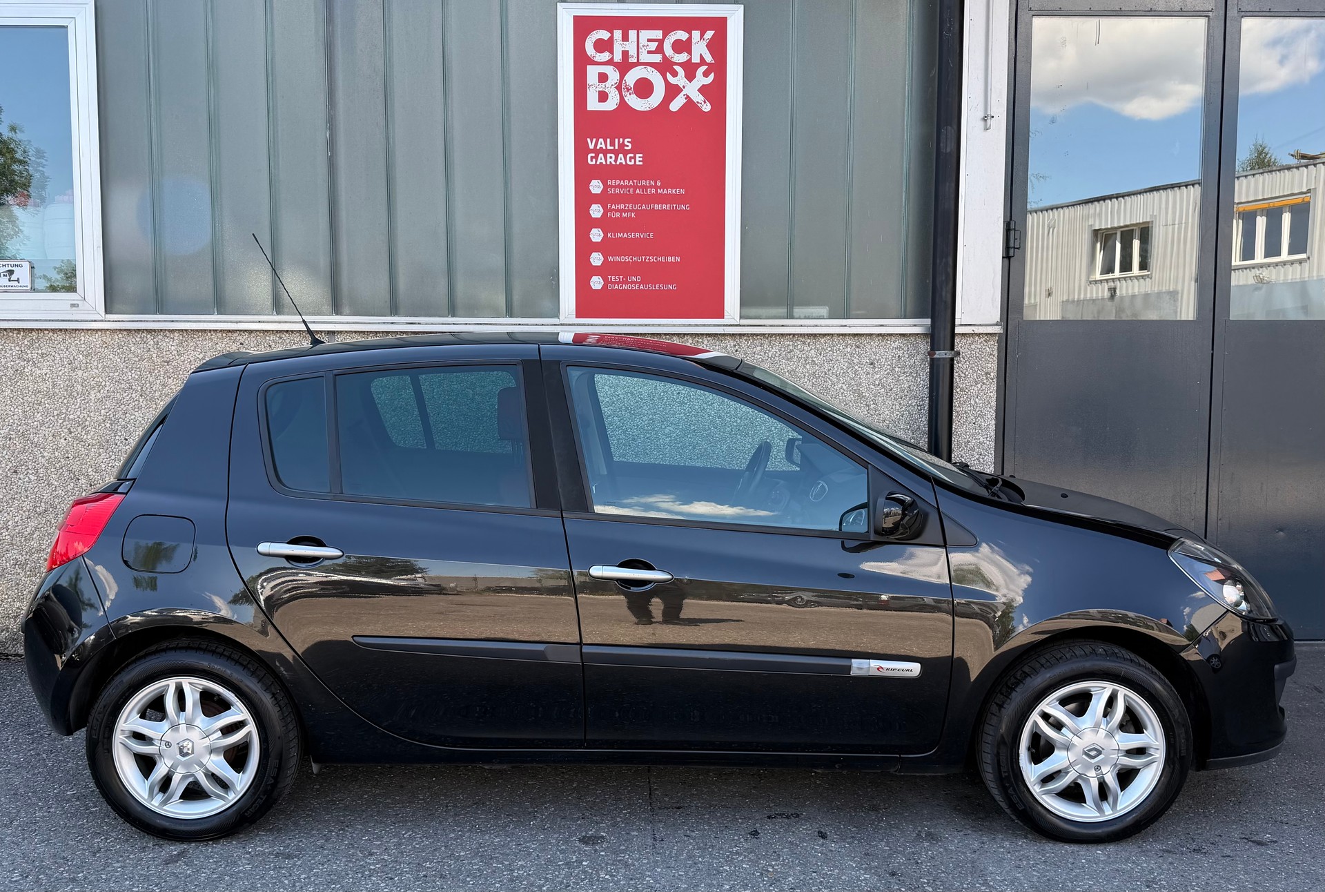 RENAULT Clio 1.2 16V Turbo Rip Curl-image-4