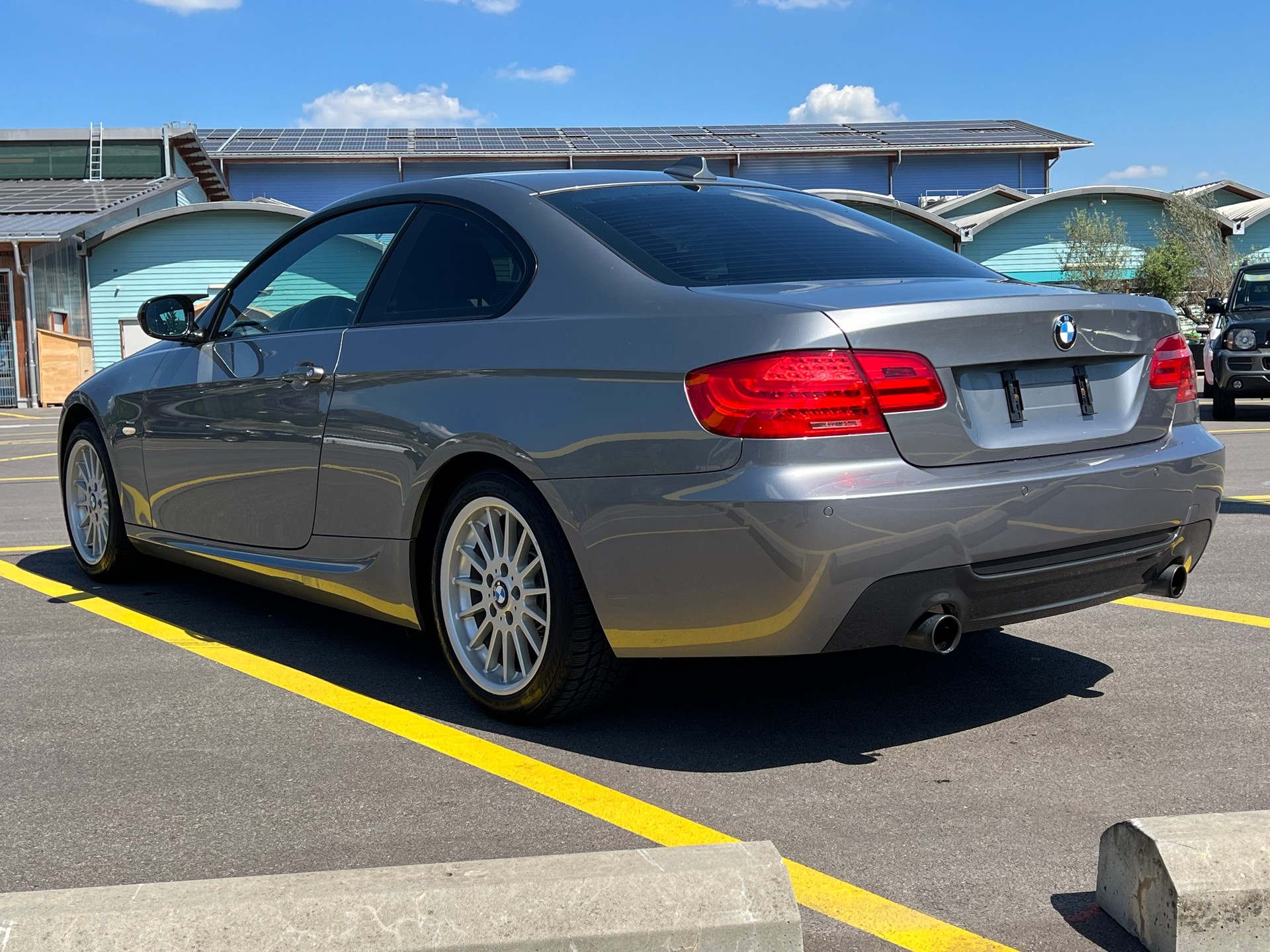 BMW 335i xDrive M-Paket Coupé-image-5
