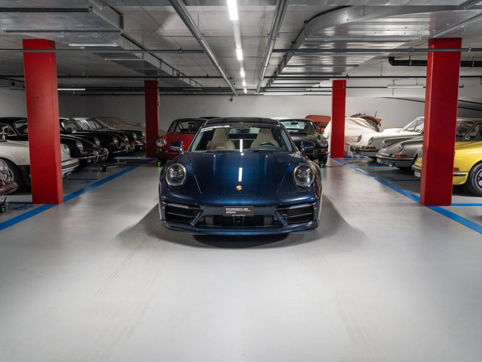 PORSCHE 911 Carrera 4S (MY22)-image-1
