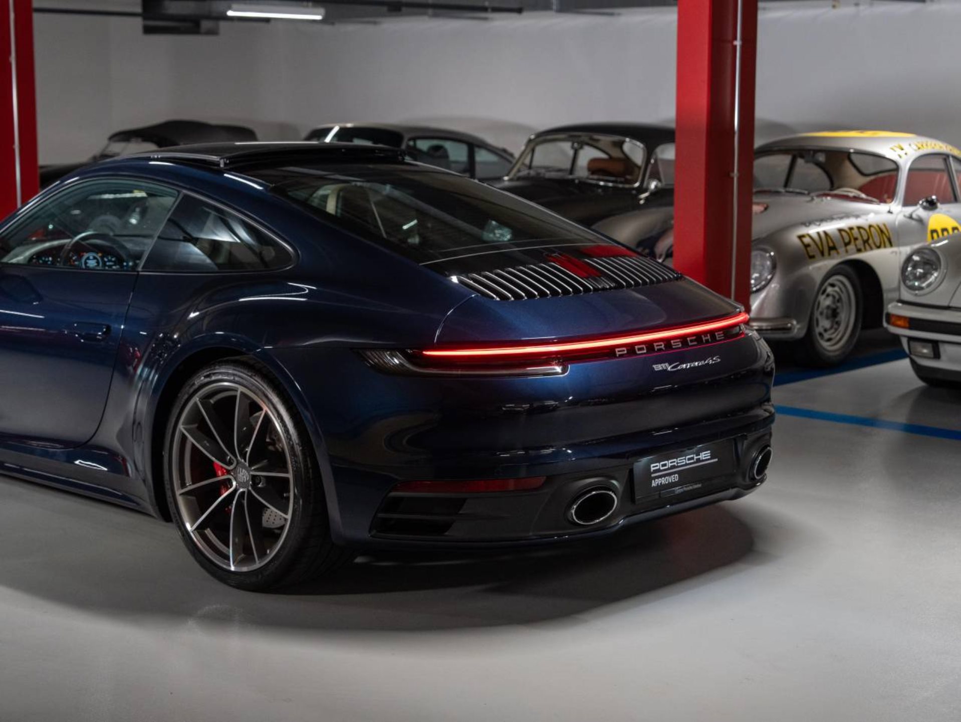 PORSCHE 911 Carrera 4S (MY22)-image-24