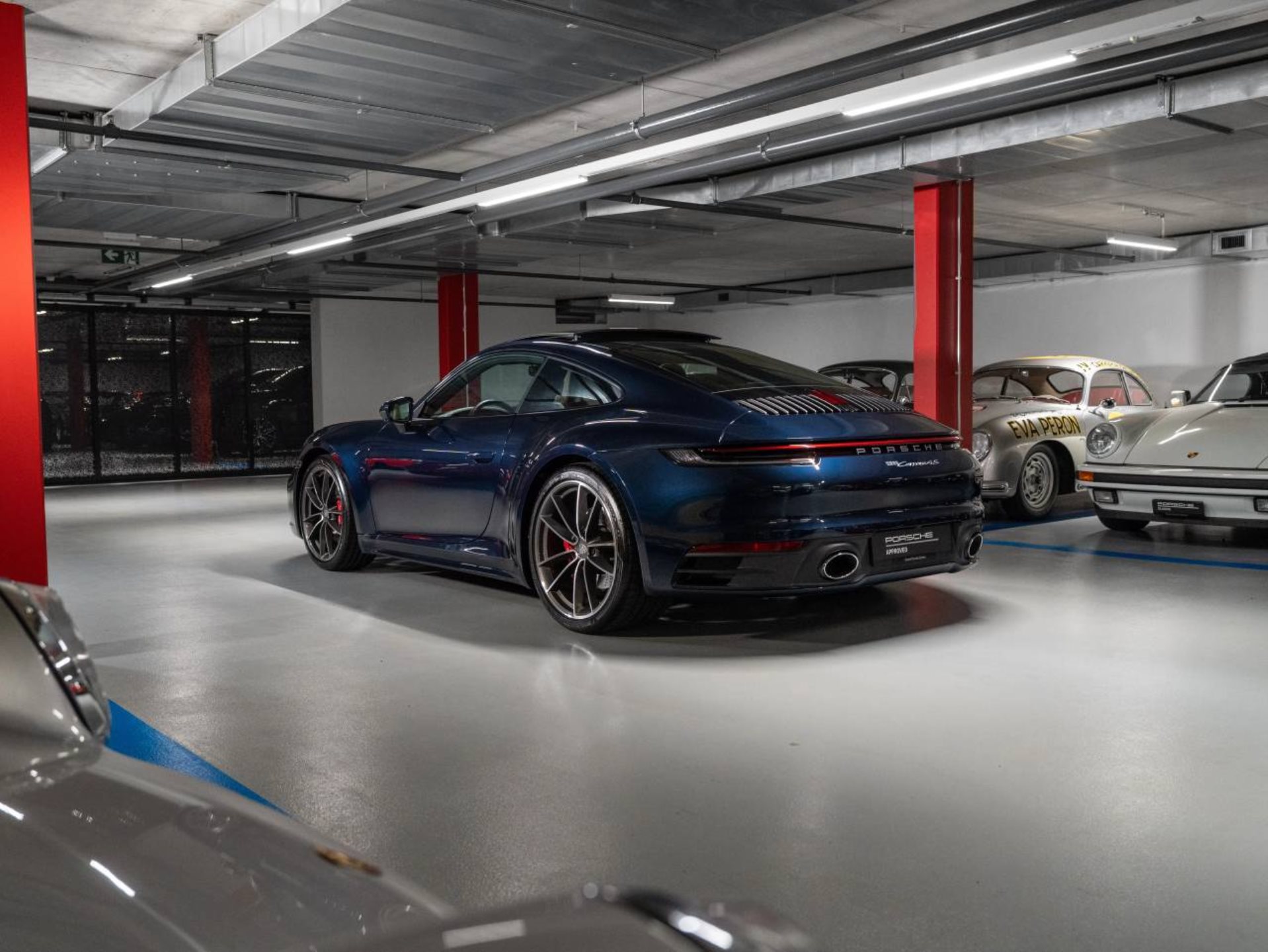 PORSCHE 911 Carrera 4S (MY22)-image-2