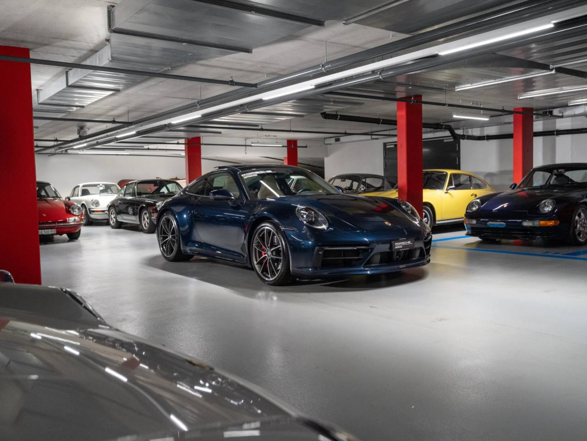 PORSCHE 911 Carrera 4S (MY22)-image-5