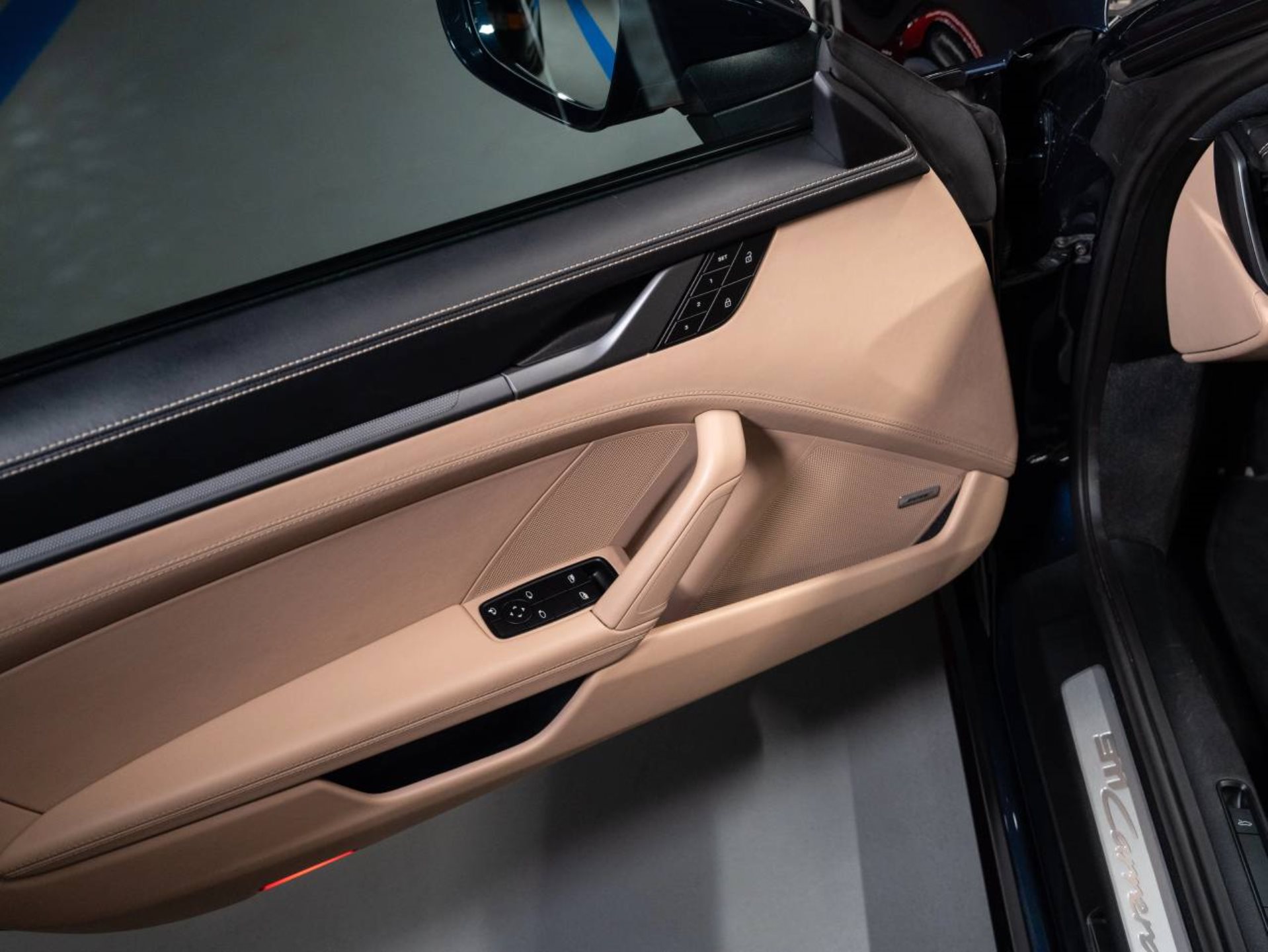 PORSCHE 911 Carrera 4S (MY22)-image-18