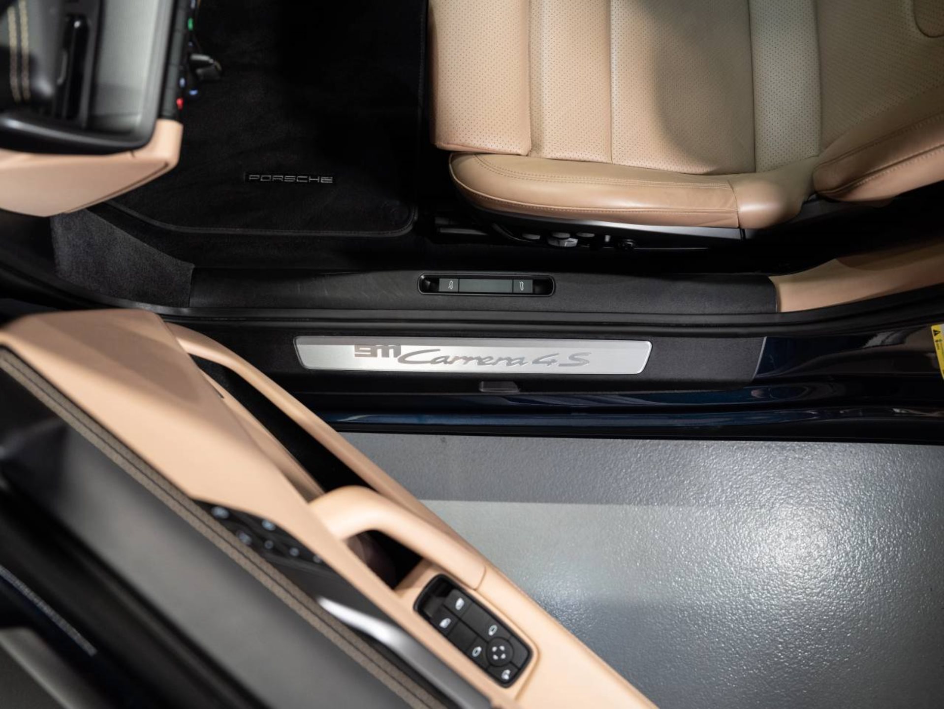 PORSCHE 911 Carrera 4S (MY22)-image-20