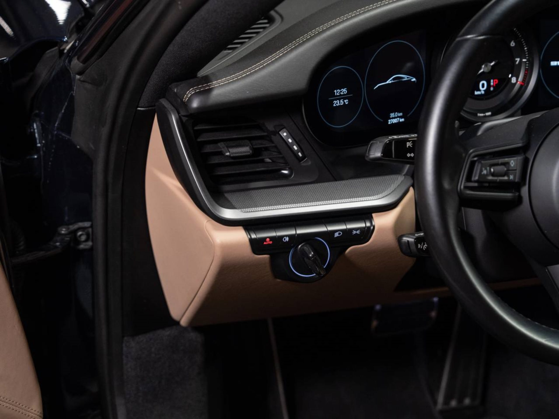PORSCHE 911 Carrera 4S (MY22)-image-11