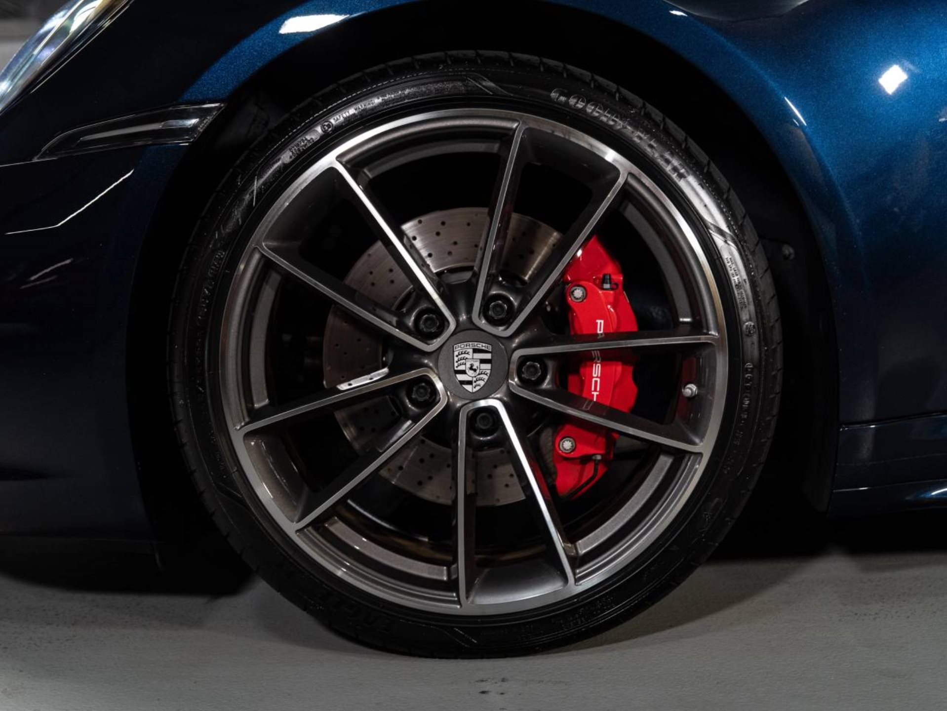 PORSCHE 911 Carrera 4S (MY22)-image-21