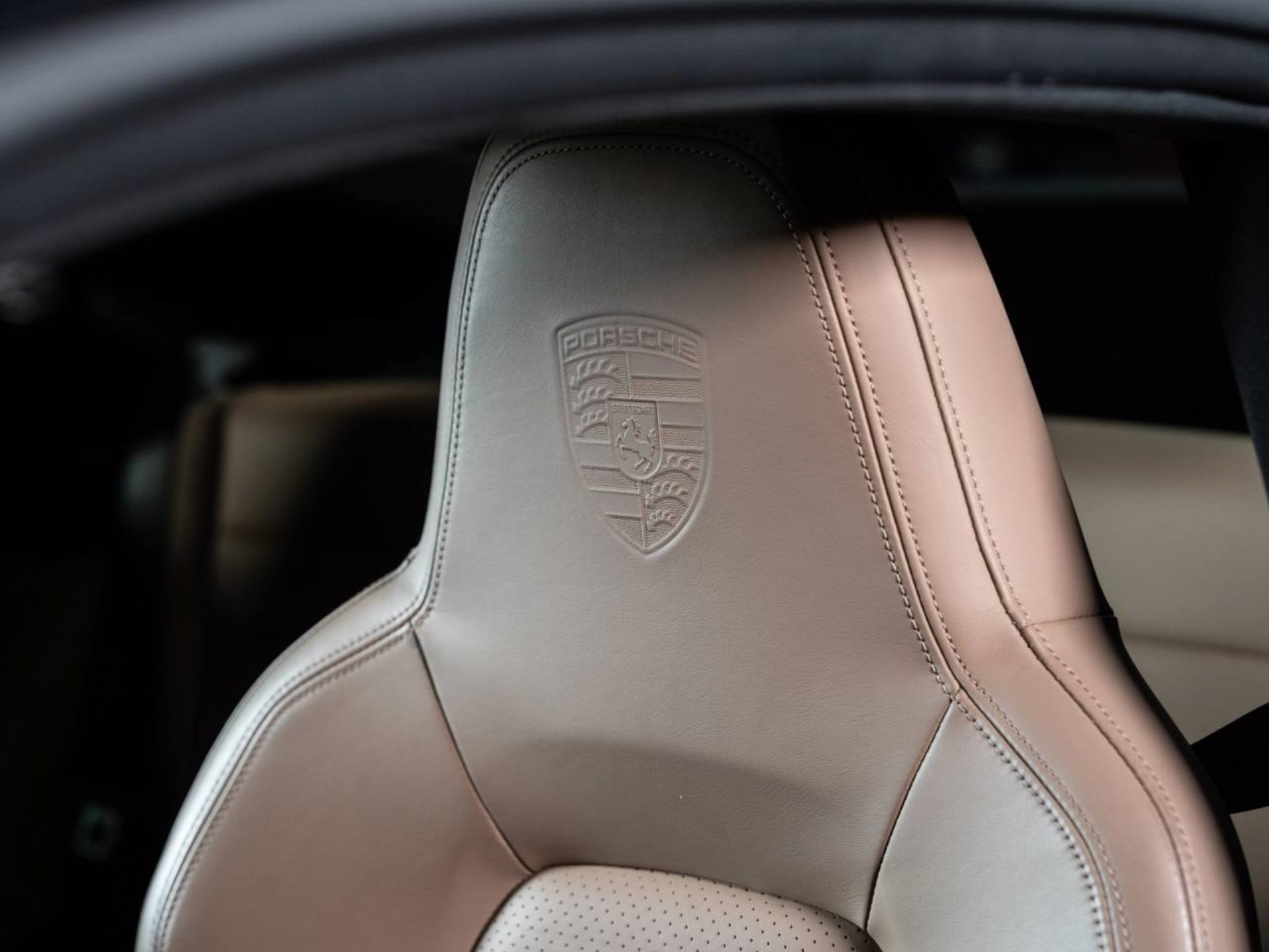 PORSCHE 911 Carrera 4S (MY22)-image-17