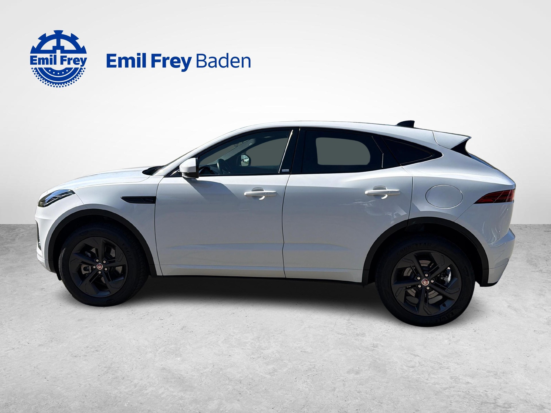 JAGUAR E-Pace 1.5 T 300e R-Dynamic SE AWD Plug In Hybrid 309PS-showroom-element-1