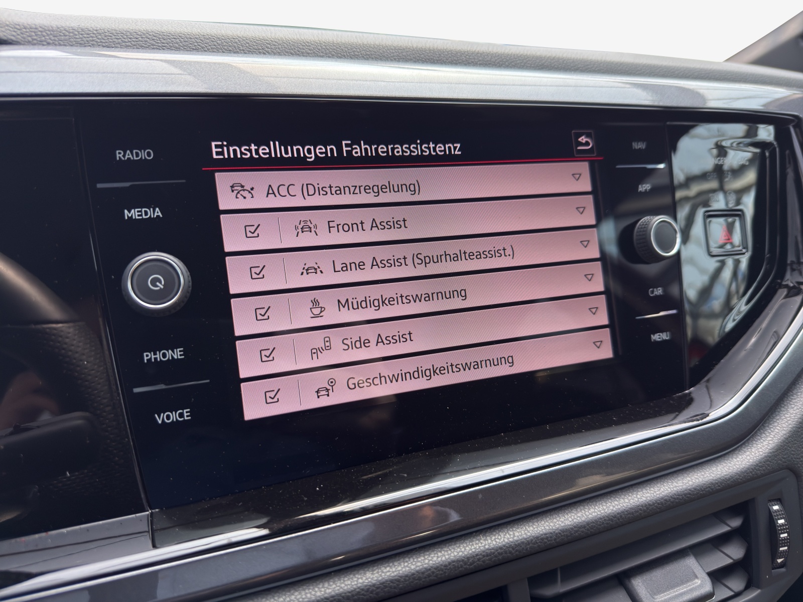 VW Polo 2.0 TSI GTI DSG-image-15