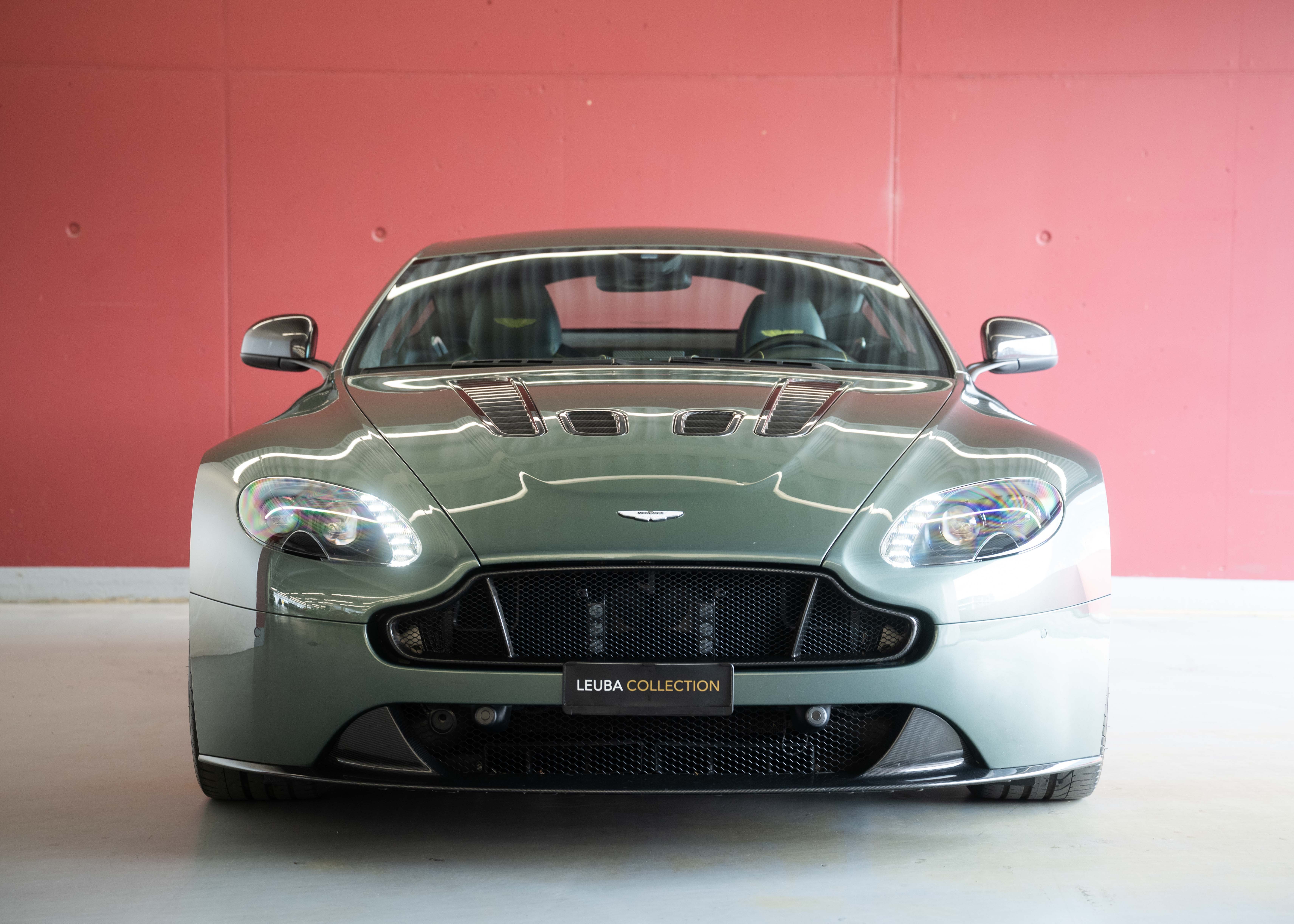 Image ASTON-MARTIN V12-VANTAGE V12 Vantage 5.9 S (2nd hand Swiss car, fantastic condition, Chiltern Green paint, full Aston Martin history, 100% original)