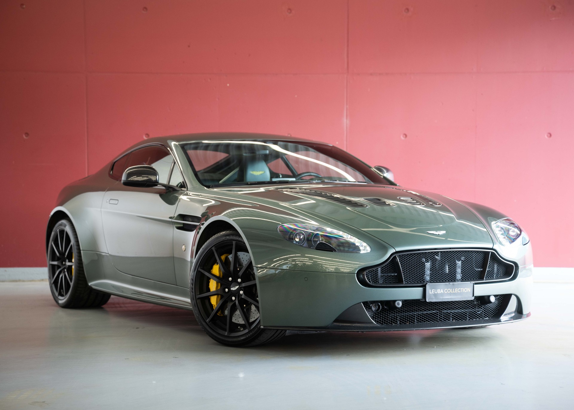 ASTON MARTIN V12 Vantage 5.9 S (2nd hand Swiss car, fantastic condition, Chiltern Green paint, full Aston Martin history, 100% original)-image-0
