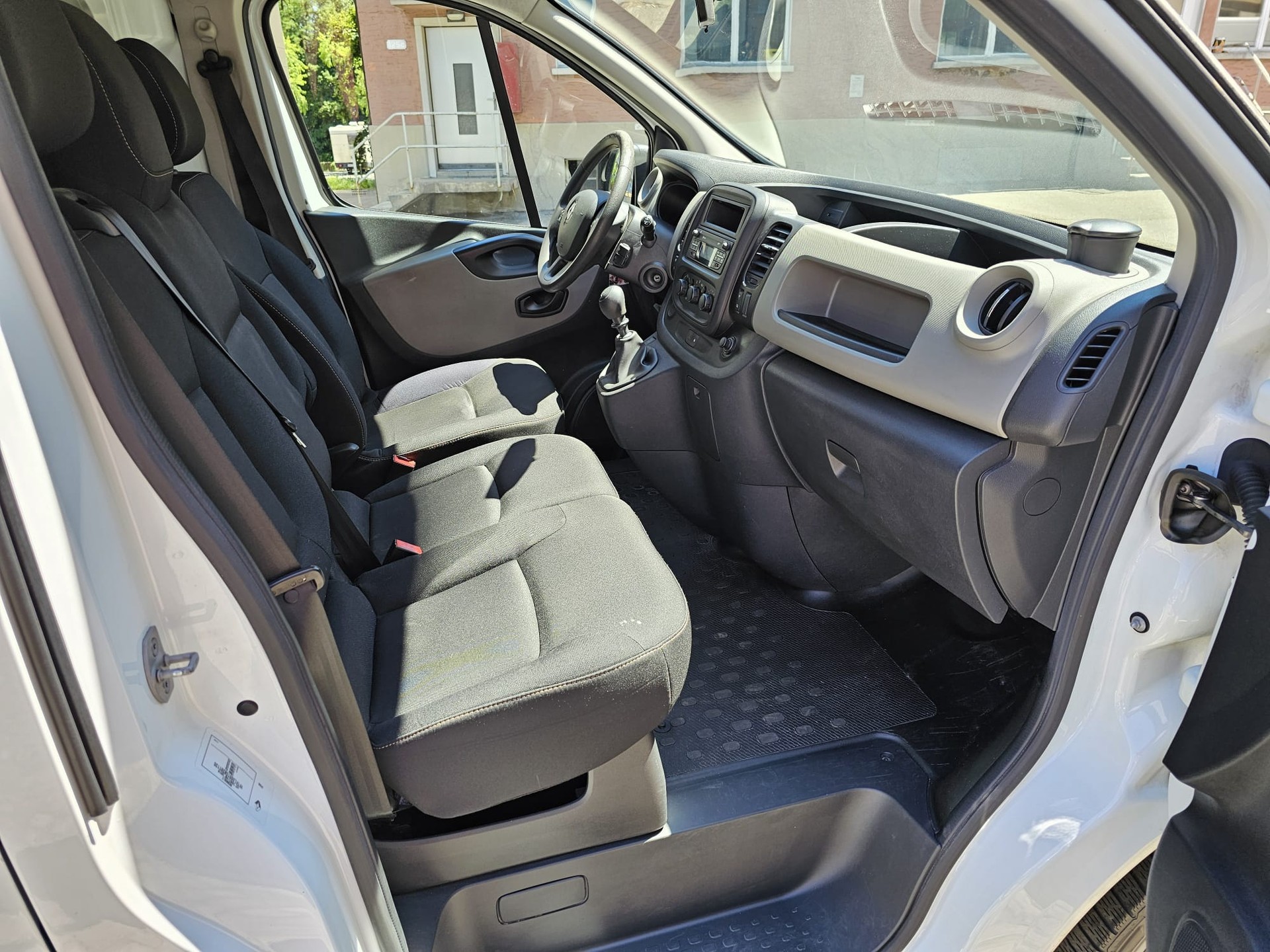 RENAULT Trafic 1.6 dCi 120 2.9t Acces L1H1-image-15