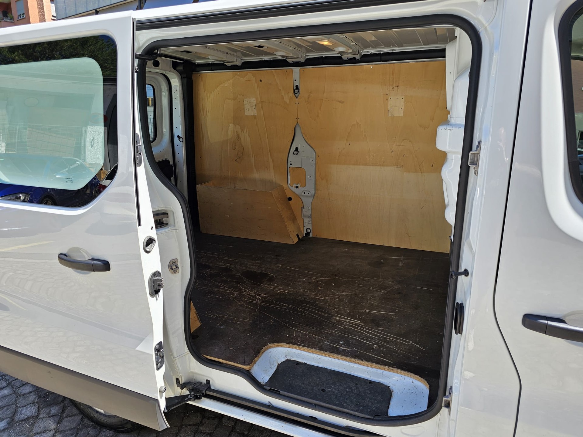 RENAULT Trafic 1.6 dCi 120 2.9t Acces L1H1-image-9