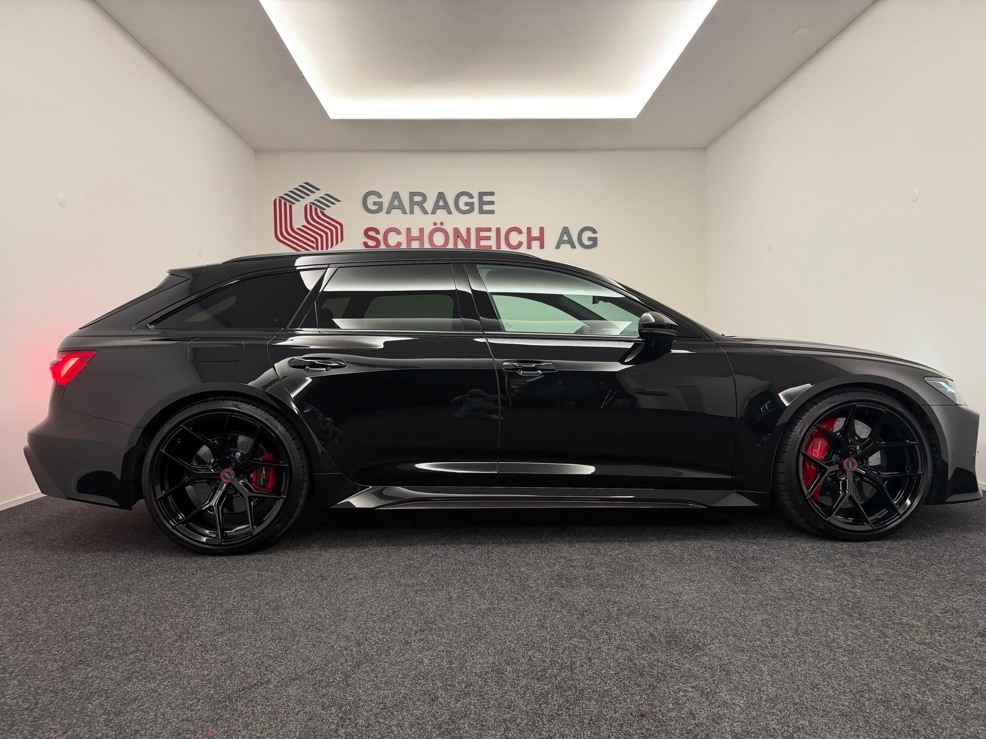 AUDI RS6 Avant 4.0 V8 TFSI quattro T-Tronic-image-3