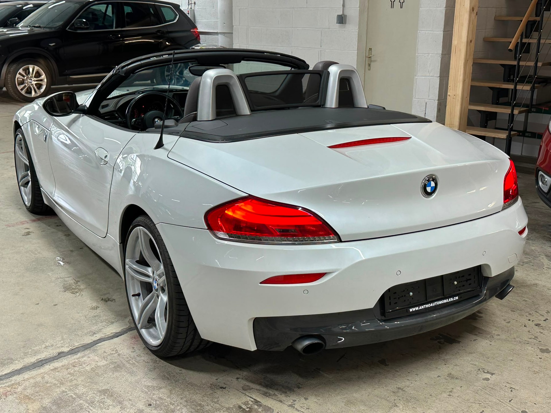 BMW Z4 sDrive35i-image-4