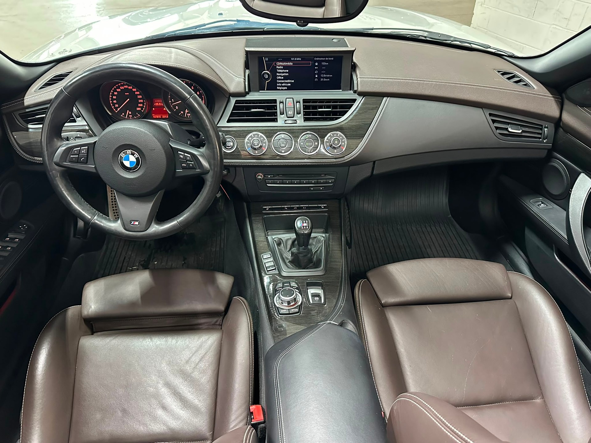 BMW Z4 sDrive35i-image-11