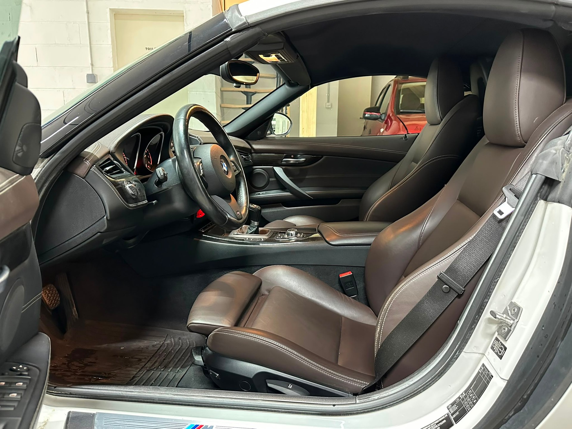 BMW Z4 sDrive35i-image-8