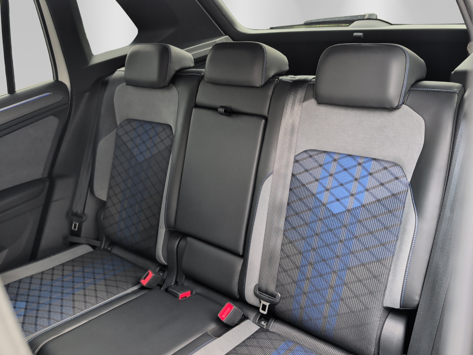VW Tiguan 2.0TSI R 75 Edition 4Motion DSG-image-10
