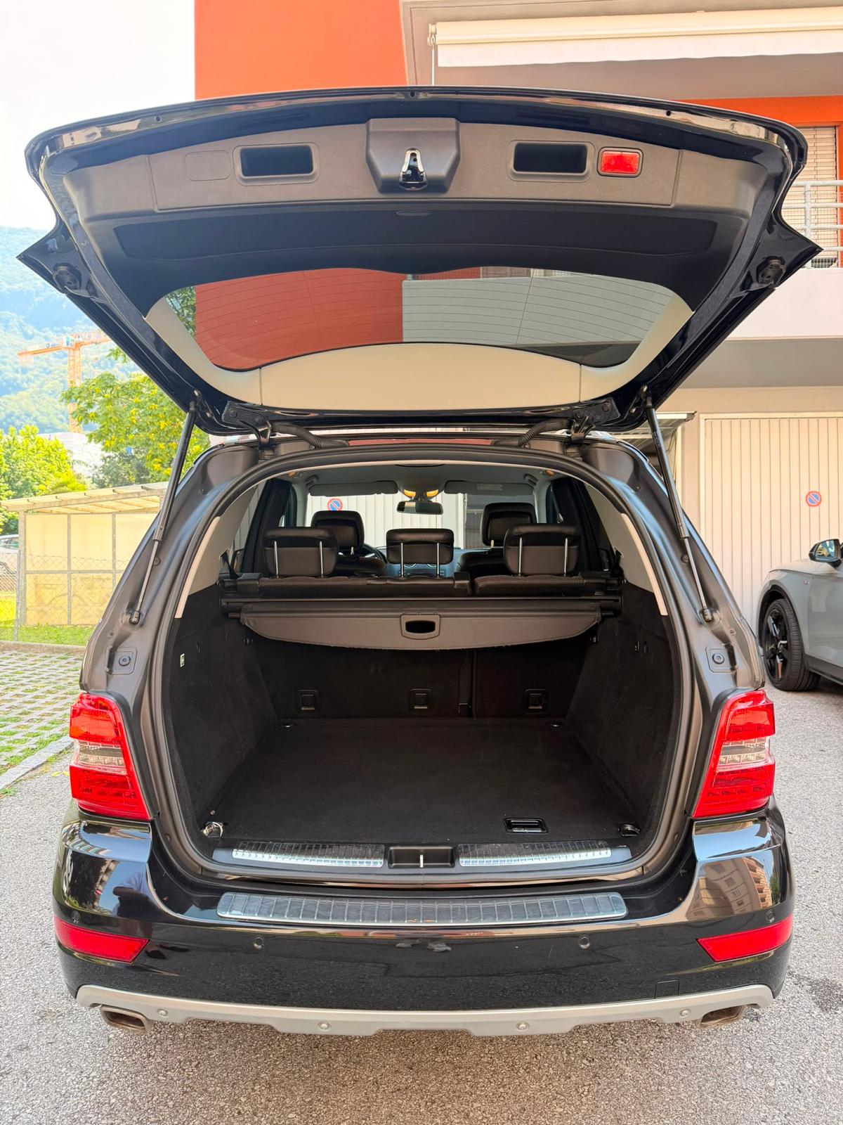 MERCEDES-BENZ ML 300 CDI Blue Efficiency 4Matic 7G-Tronic-image-6