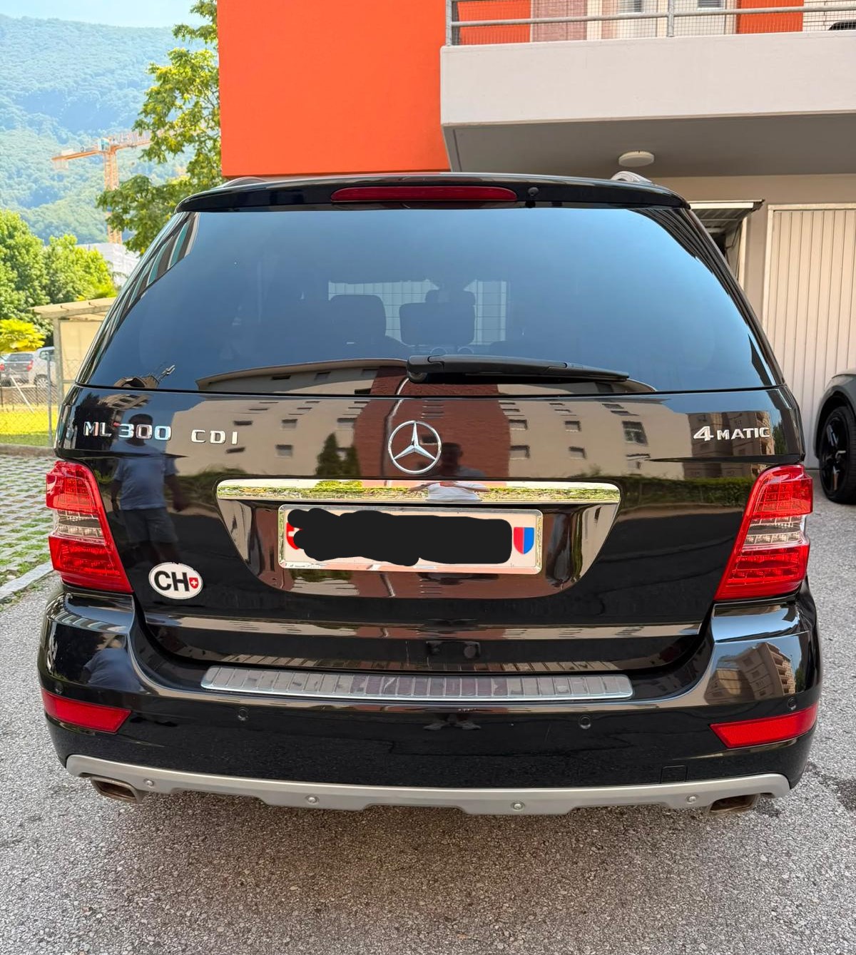 MERCEDES-BENZ ML 300 CDI Blue Efficiency 4Matic 7G-Tronic-image-2