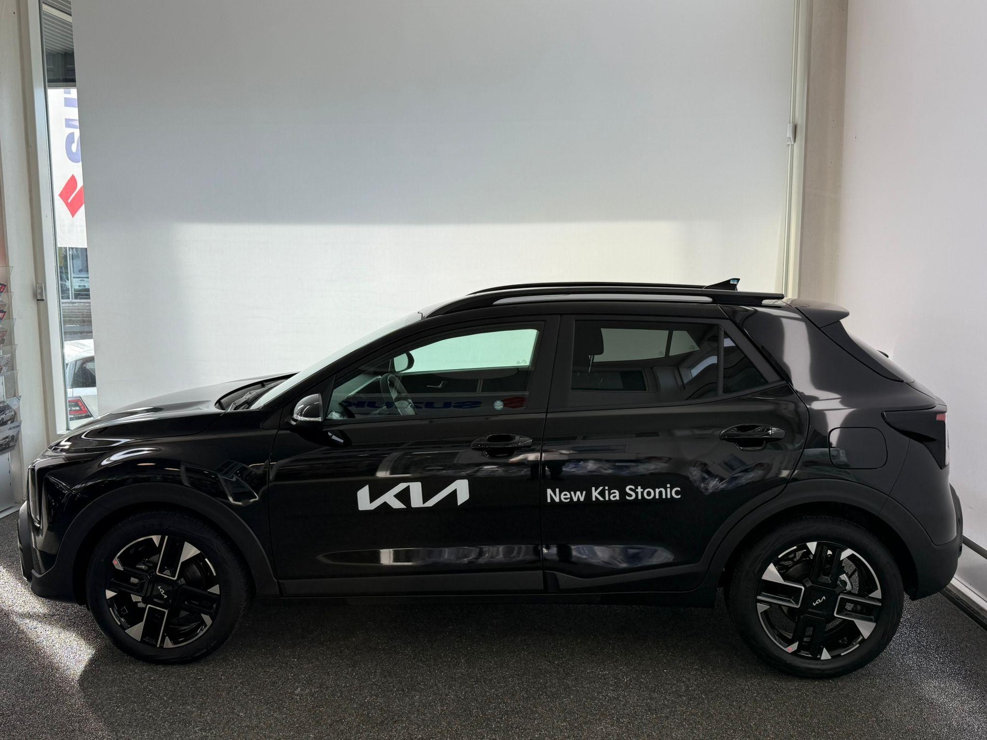 KIA Stonic 1.0 T-GDi MHEV GT-Line-image-2