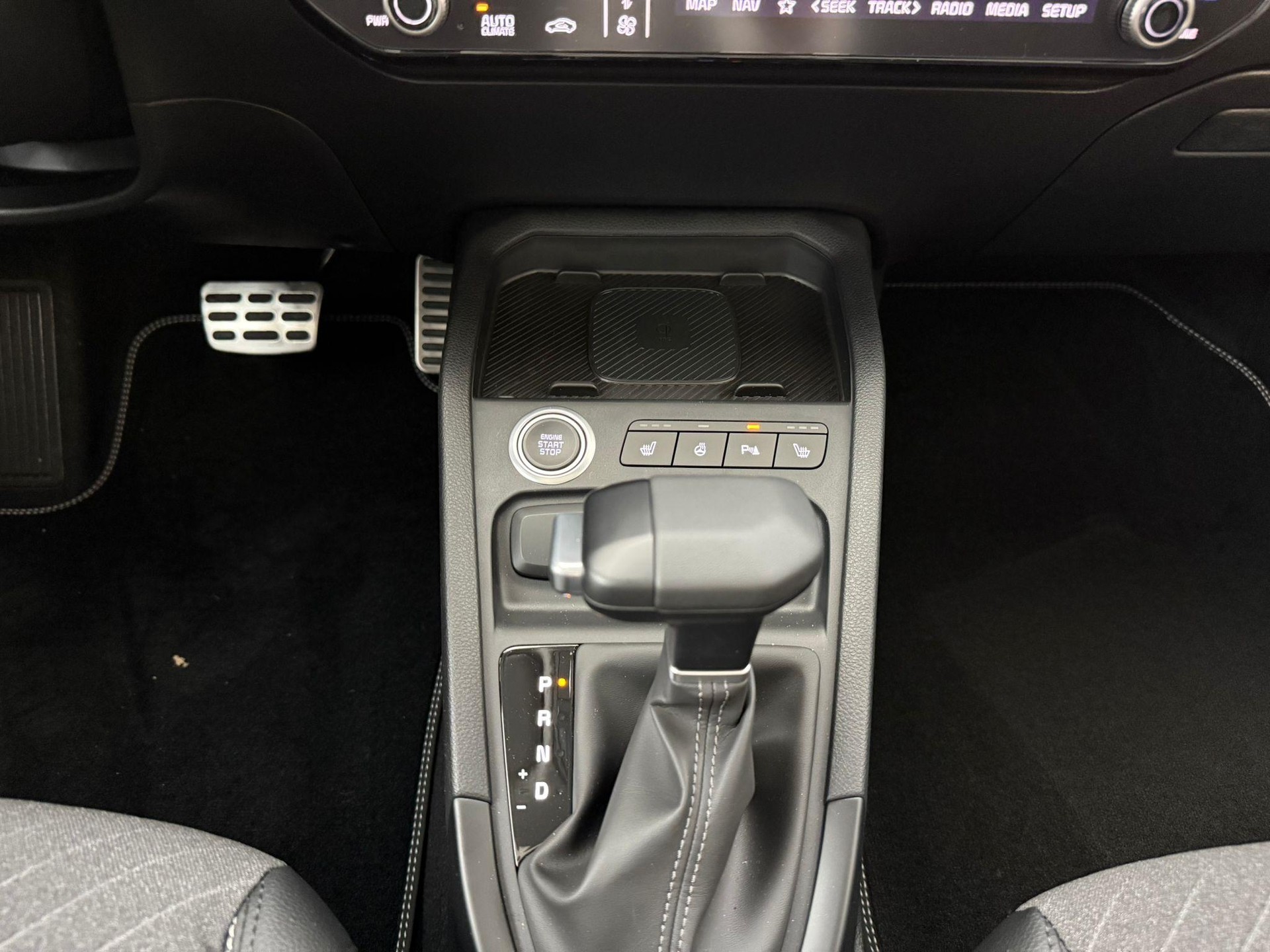 KIA Stonic 1.0 T-GDi MHEV GT-Line-image-9