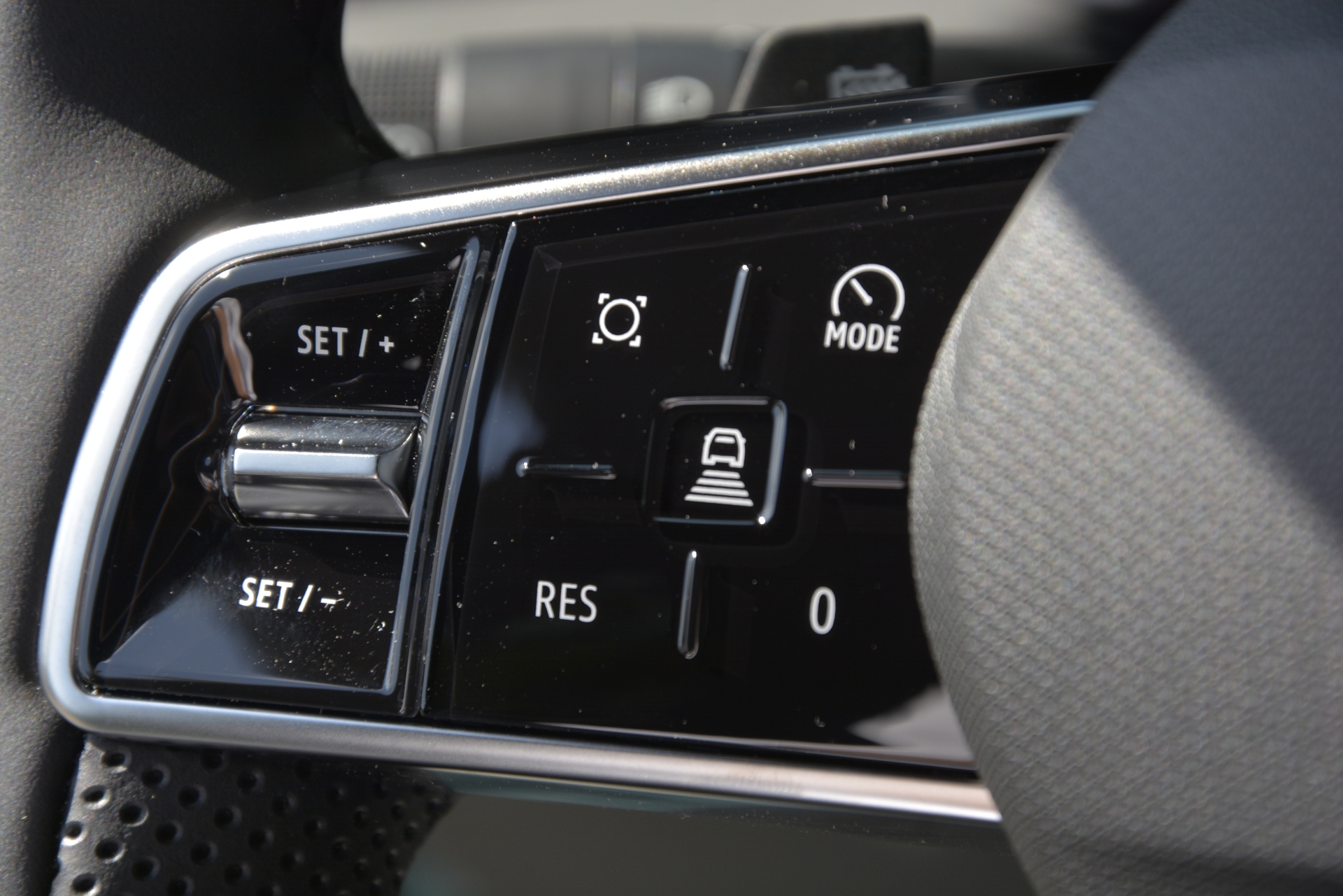 RENAULT R4 E-TECH ELECTRIC iconic 150PS Comfort Range-image-10