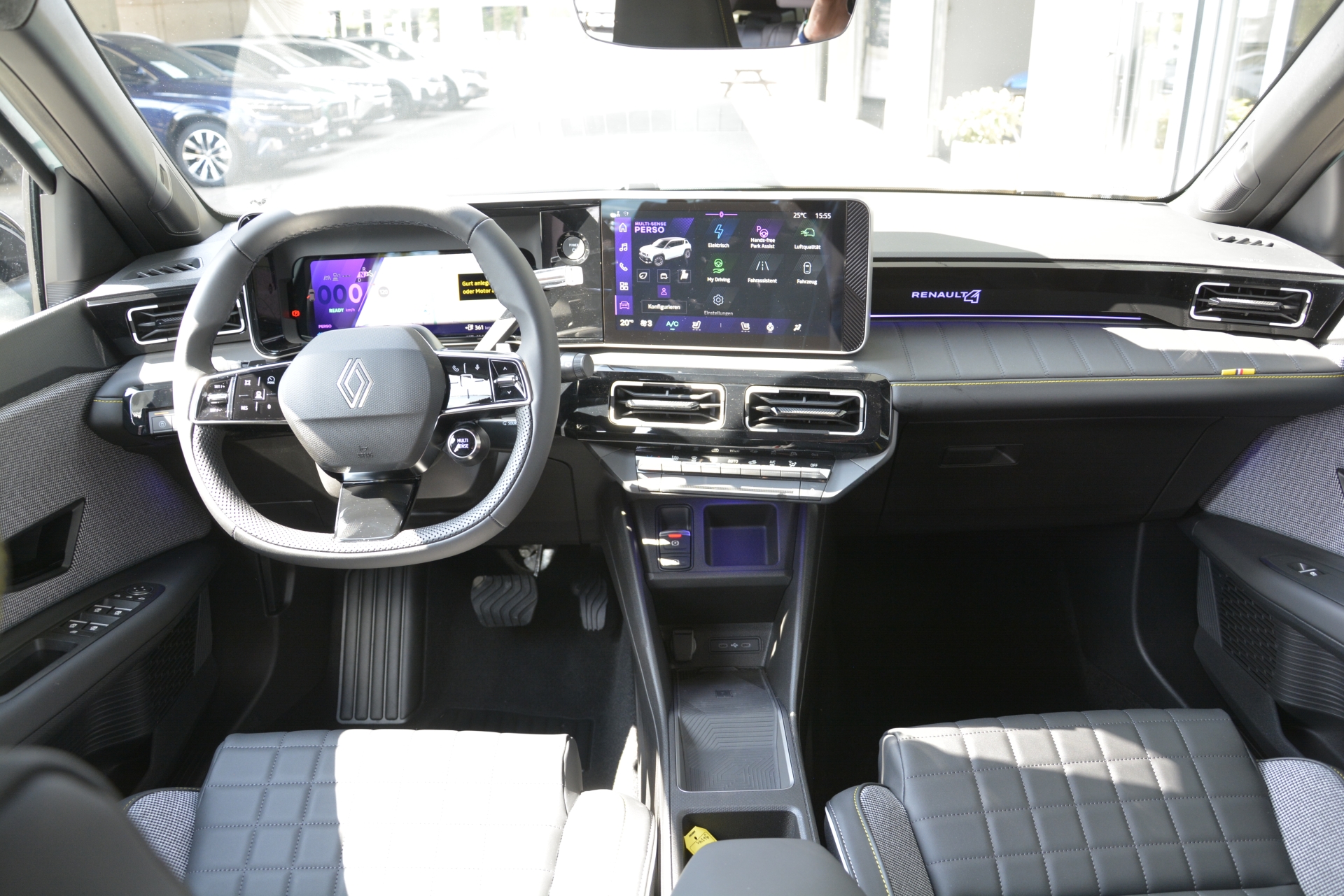 RENAULT R4 E-TECH ELECTRIC iconic 150PS Comfort Range-image-7