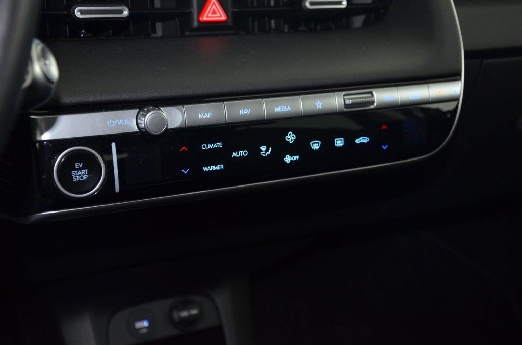 HYUNDAI Ioniq 5 First Edition 4WD *SOLARDACH*-image-22