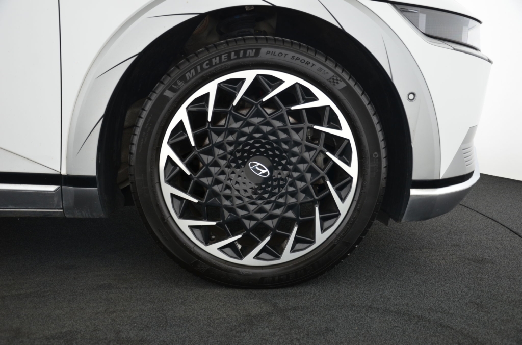 HYUNDAI Ioniq 5 First Edition 4WD *SOLARDACH*-image-9