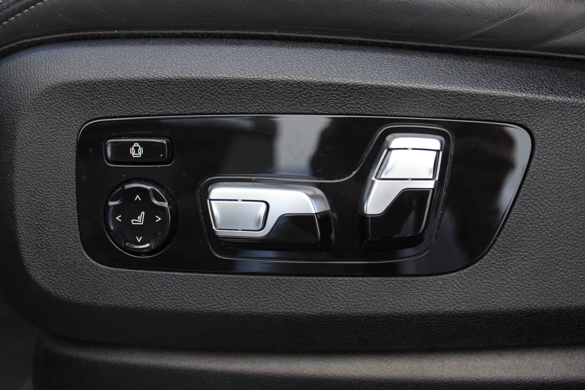 BMW X7 xDrive 48V 40d M Sport BOWERS & WILKINS Individual *NARDOGRAU*-image-19