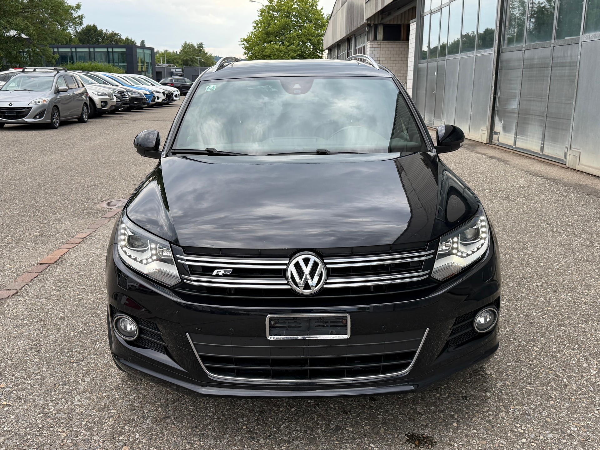 VW Tiguan 2.0 TDI BMT R-Line Design 4Motion DSG-image-1