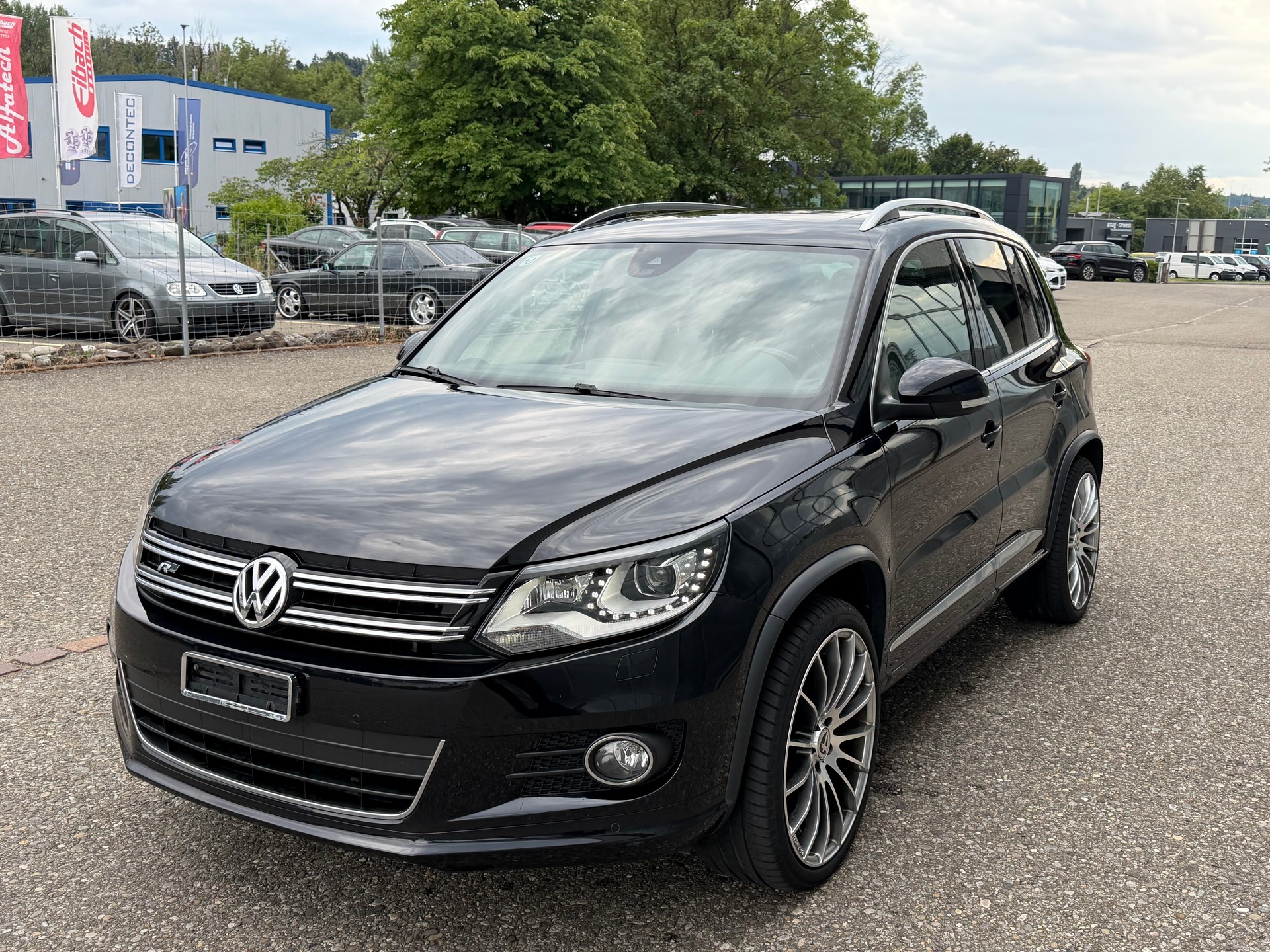 VW Tiguan 2.0 TDI BMT R-Line Design 4Motion DSG-image-0