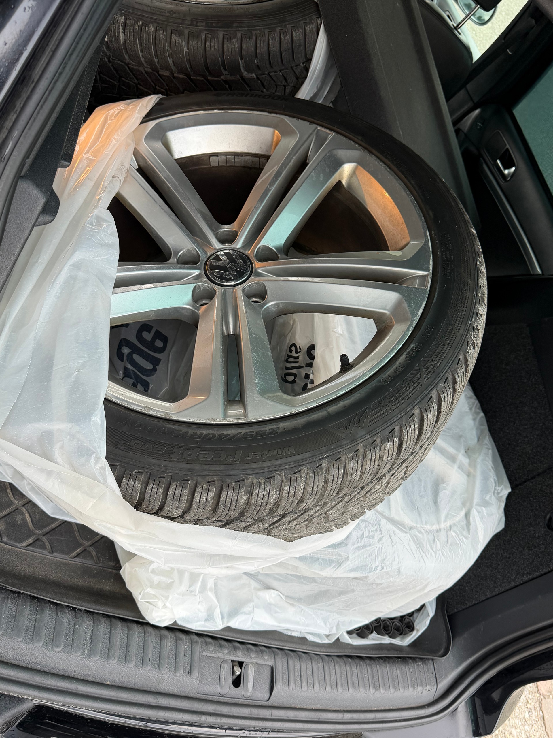 VW Tiguan 2.0 TDI BMT R-Line Design 4Motion DSG-image-7