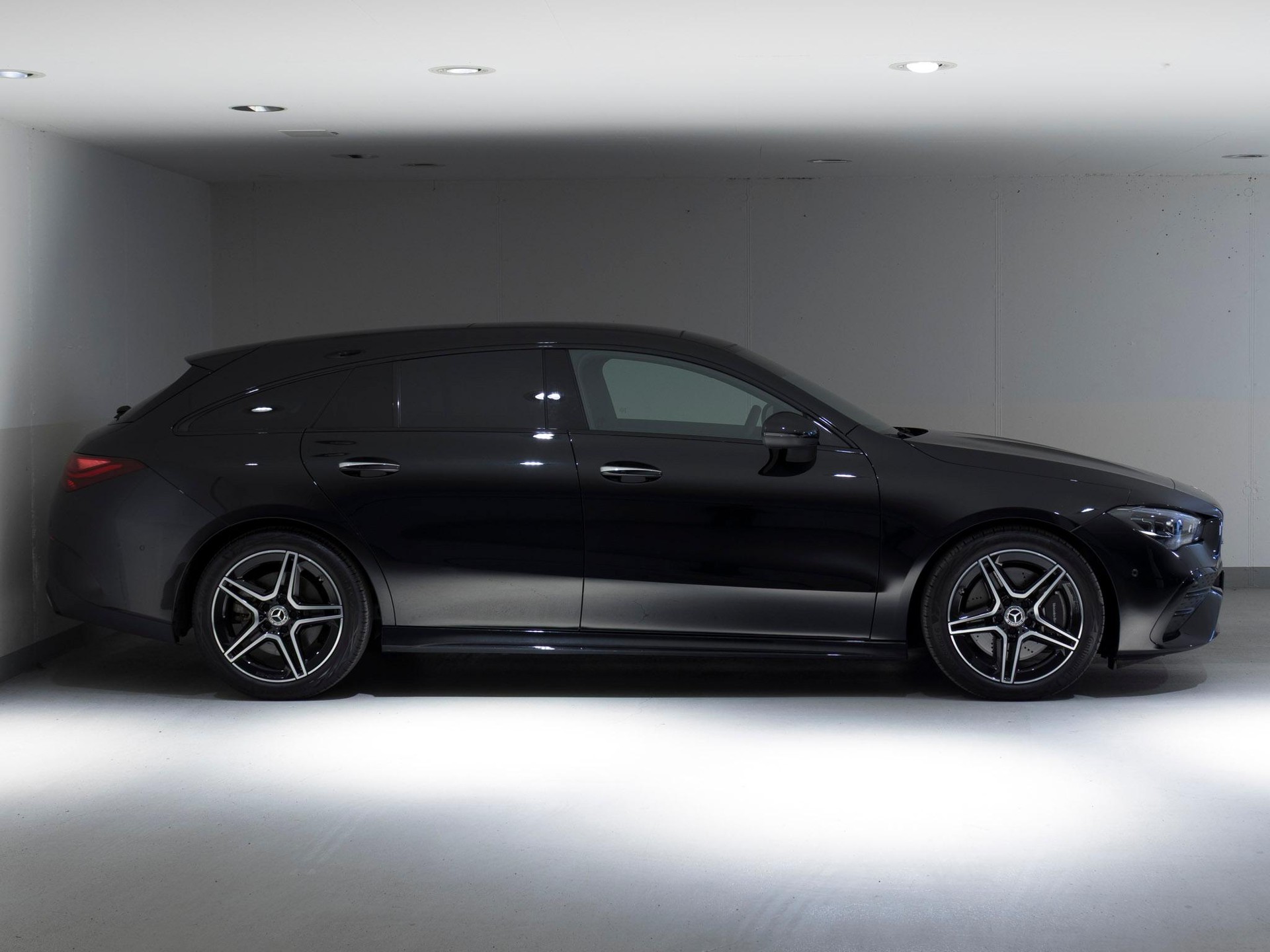 MERCEDES-BENZ CLA 250 4MATIC SB-image-1