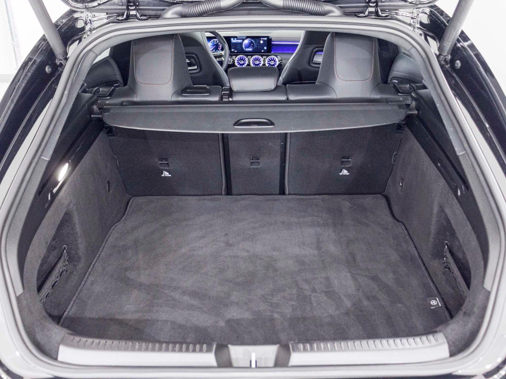 MERCEDES-BENZ CLA 250 4MATIC SB-image-12