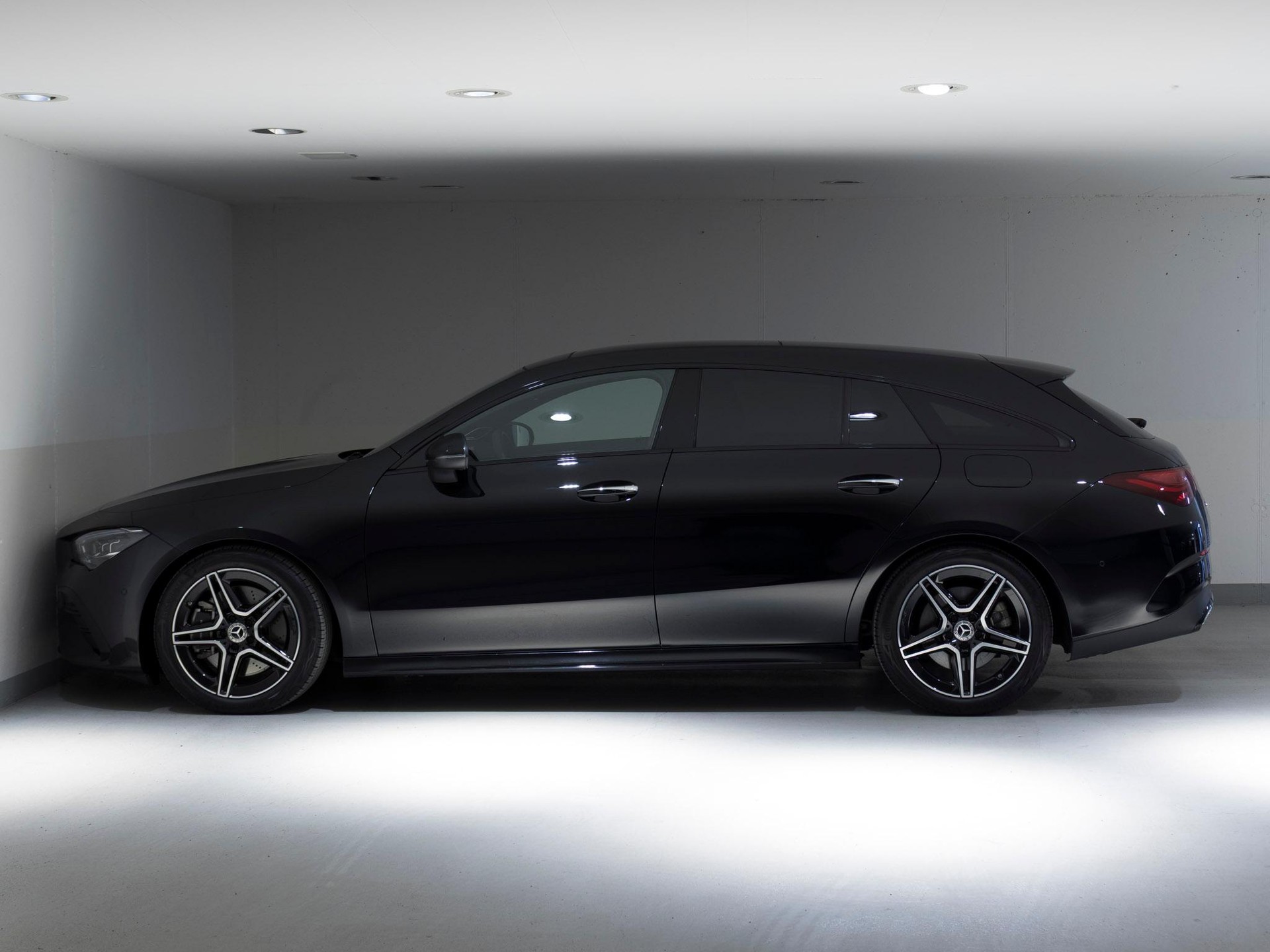MERCEDES-BENZ CLA 250 4MATIC SB-image-4