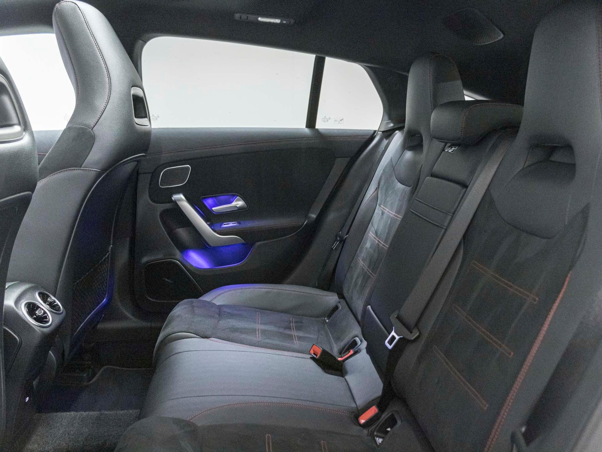 MERCEDES-BENZ CLA 250 4MATIC SB-image-7