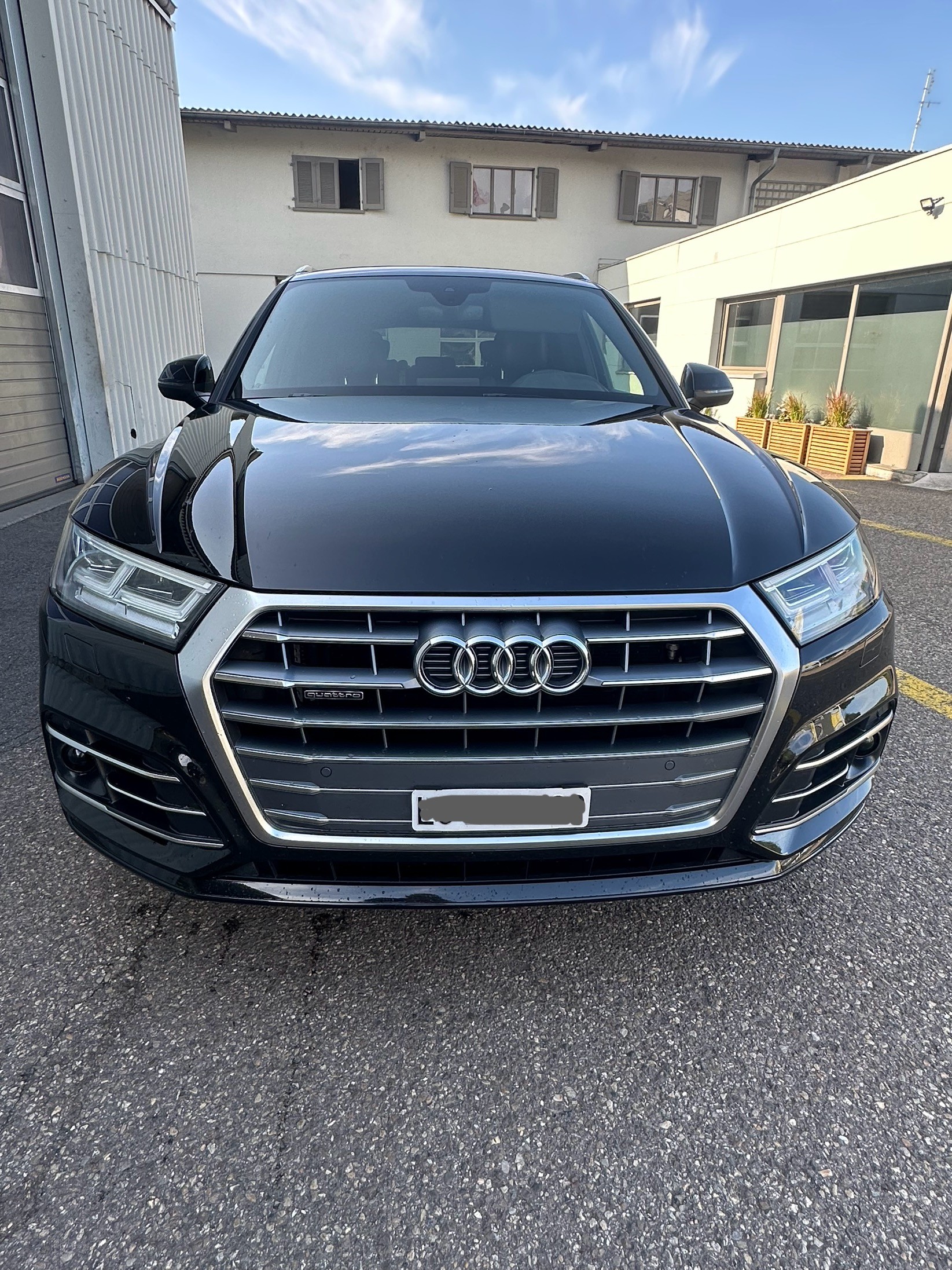 AUDI 2.0 40 TDI quattro S-Tronic-image-2