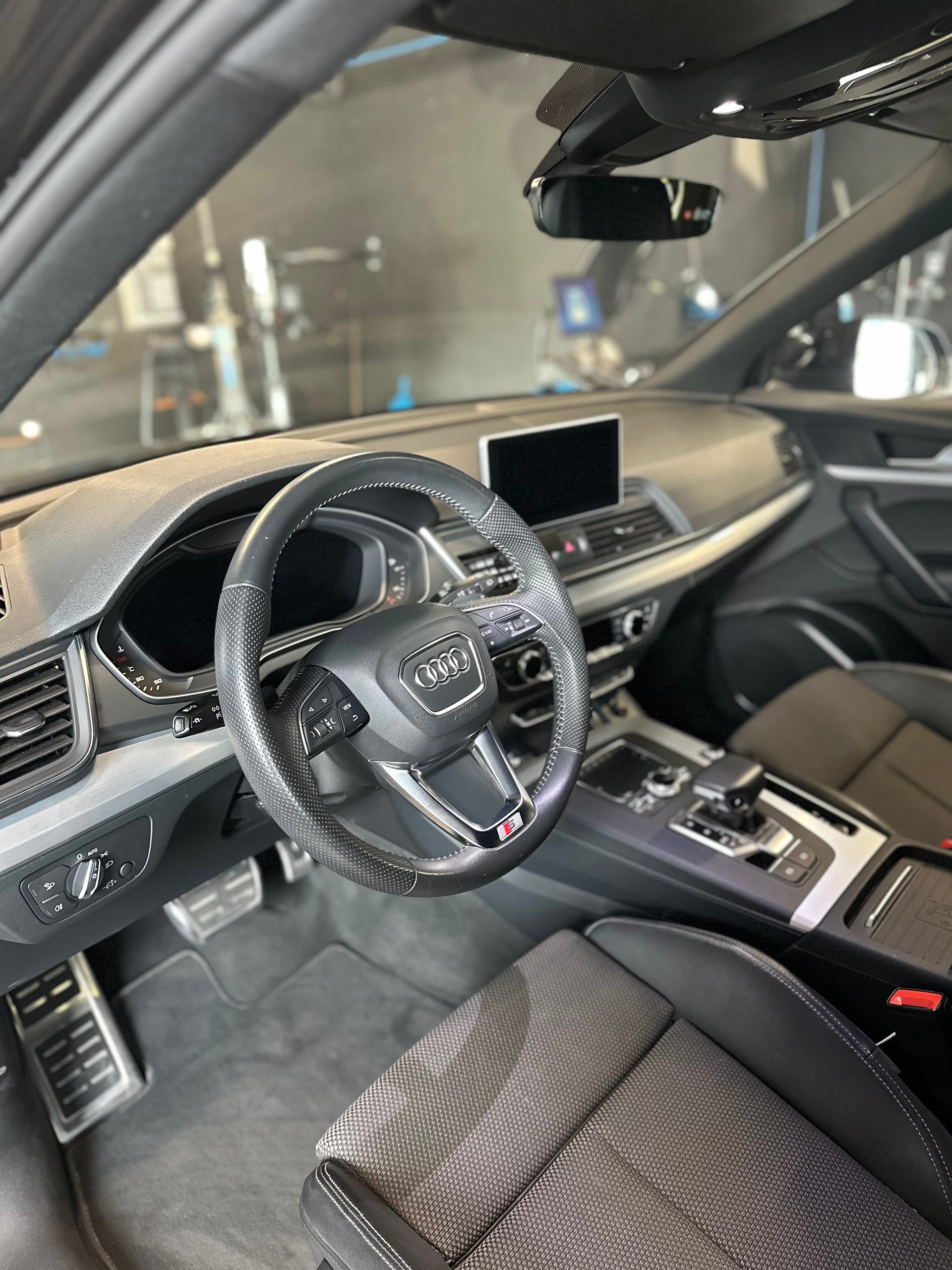 AUDI 2.0 40 TDI quattro S-Tronic-image-6