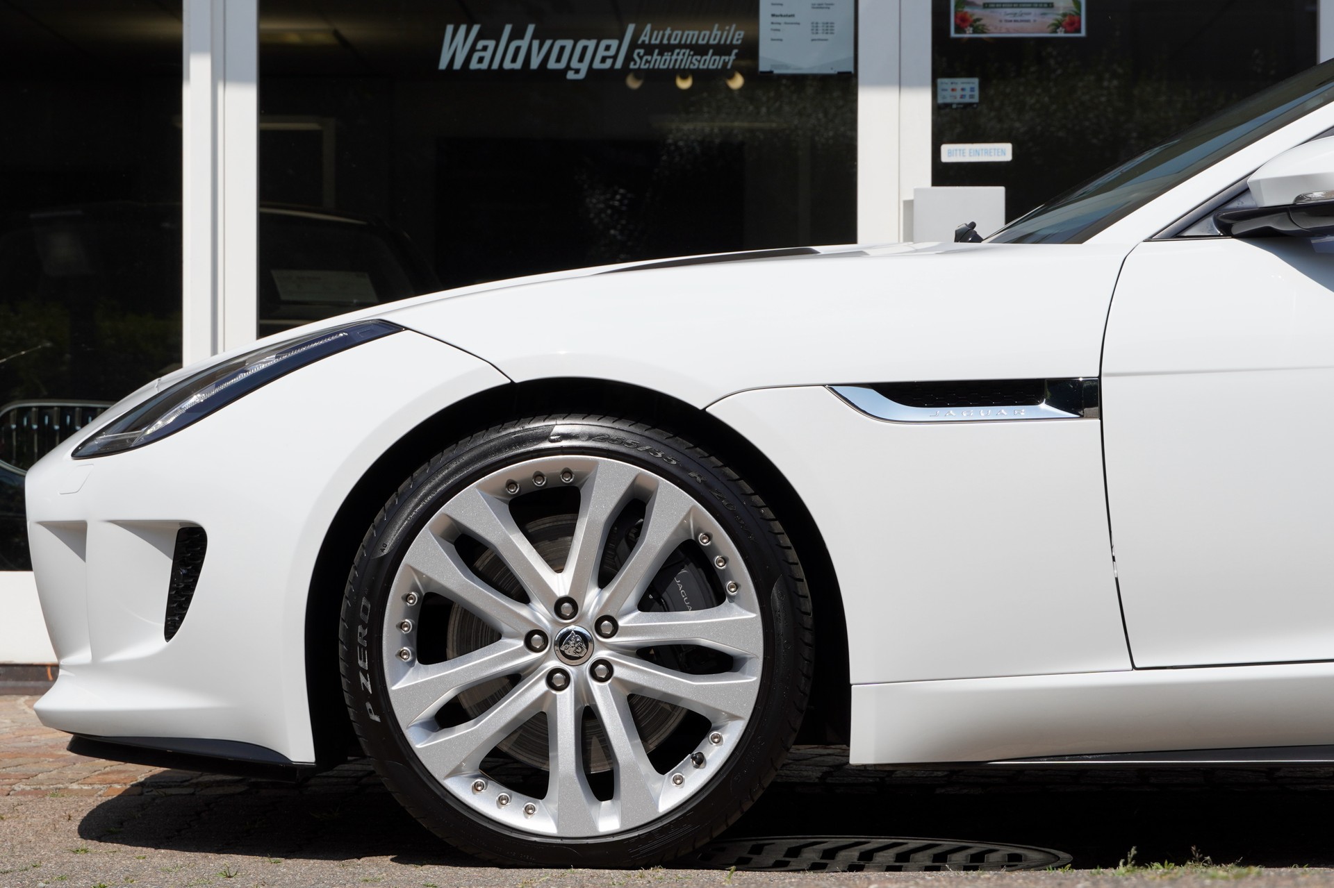 JAGUAR F-Type Convertible S 5.0 V8 S/C-image-4
