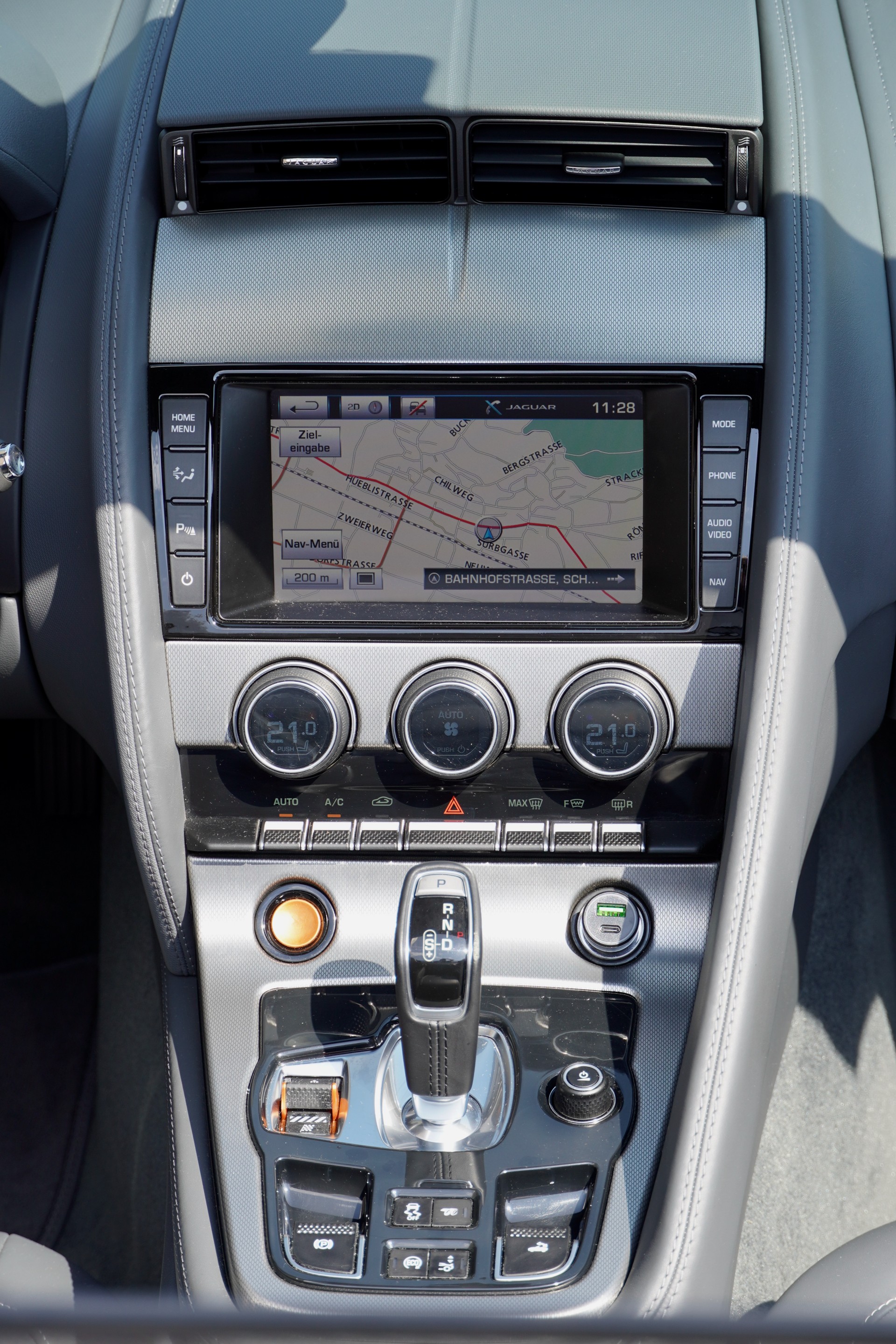 JAGUAR F-Type Convertible S 5.0 V8 S/C-image-16