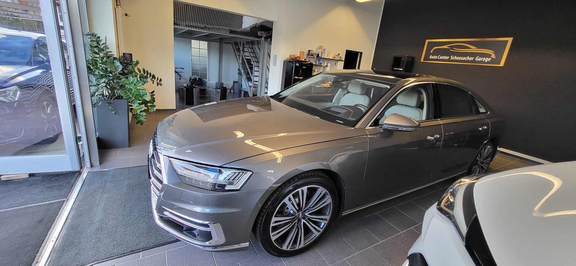 AUDI A8 55 TFSI quattro tiptronic-image-1