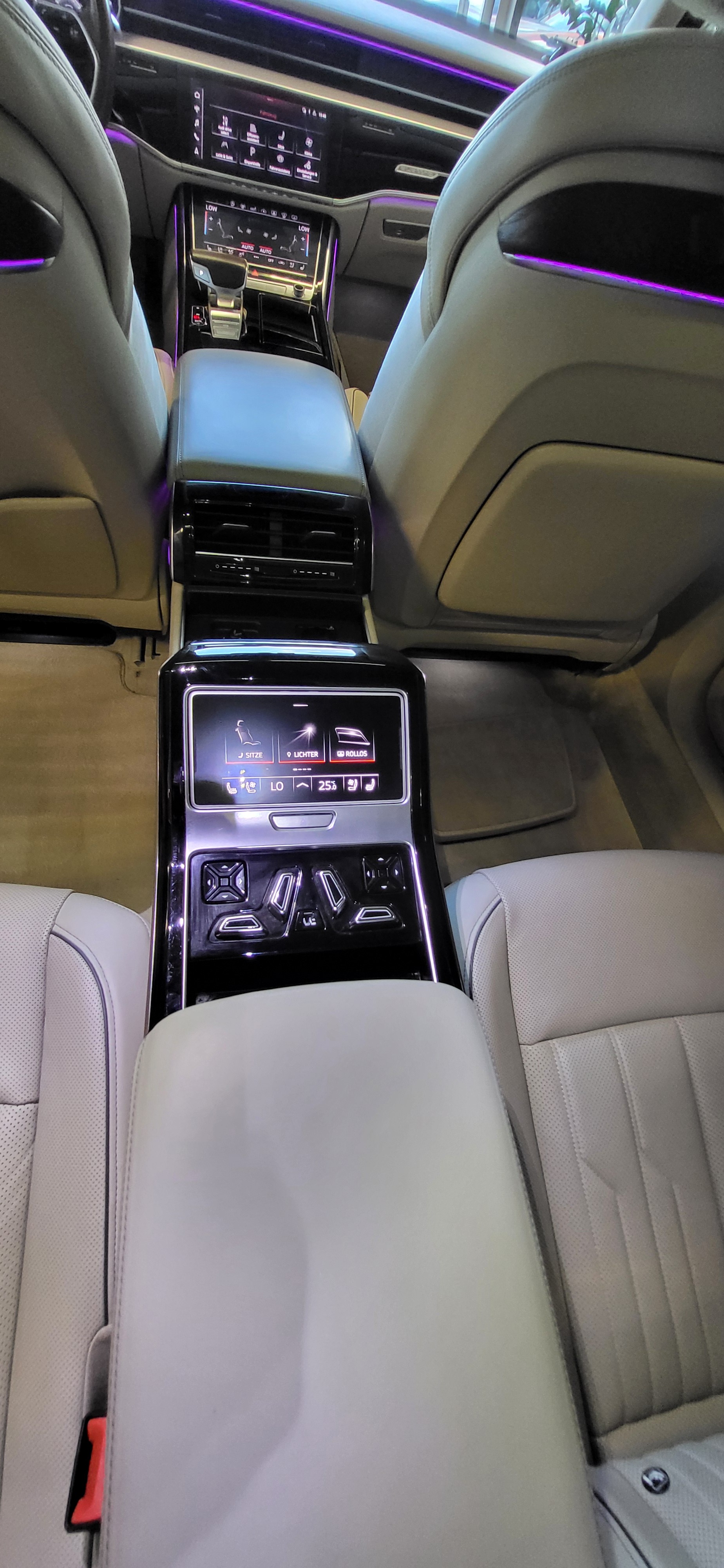 AUDI A8 55 TFSI quattro tiptronic-image-13