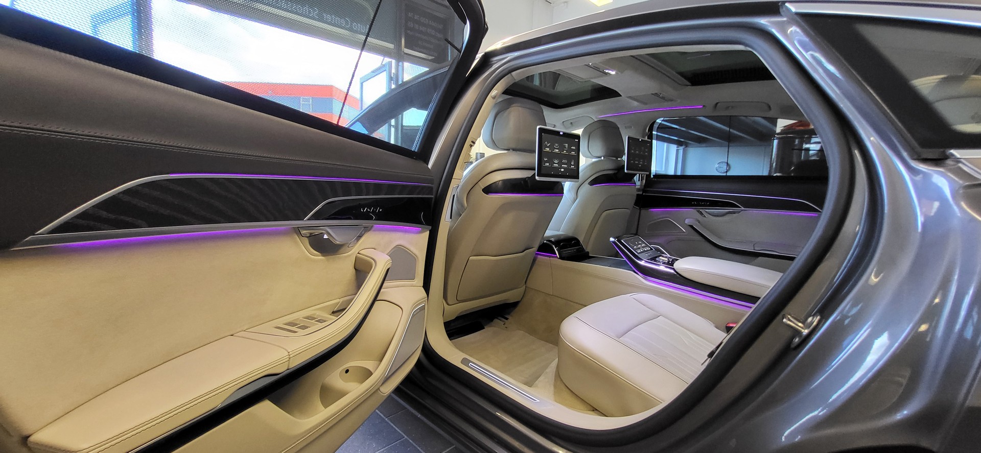 AUDI A8 55 TFSI quattro tiptronic-image-6